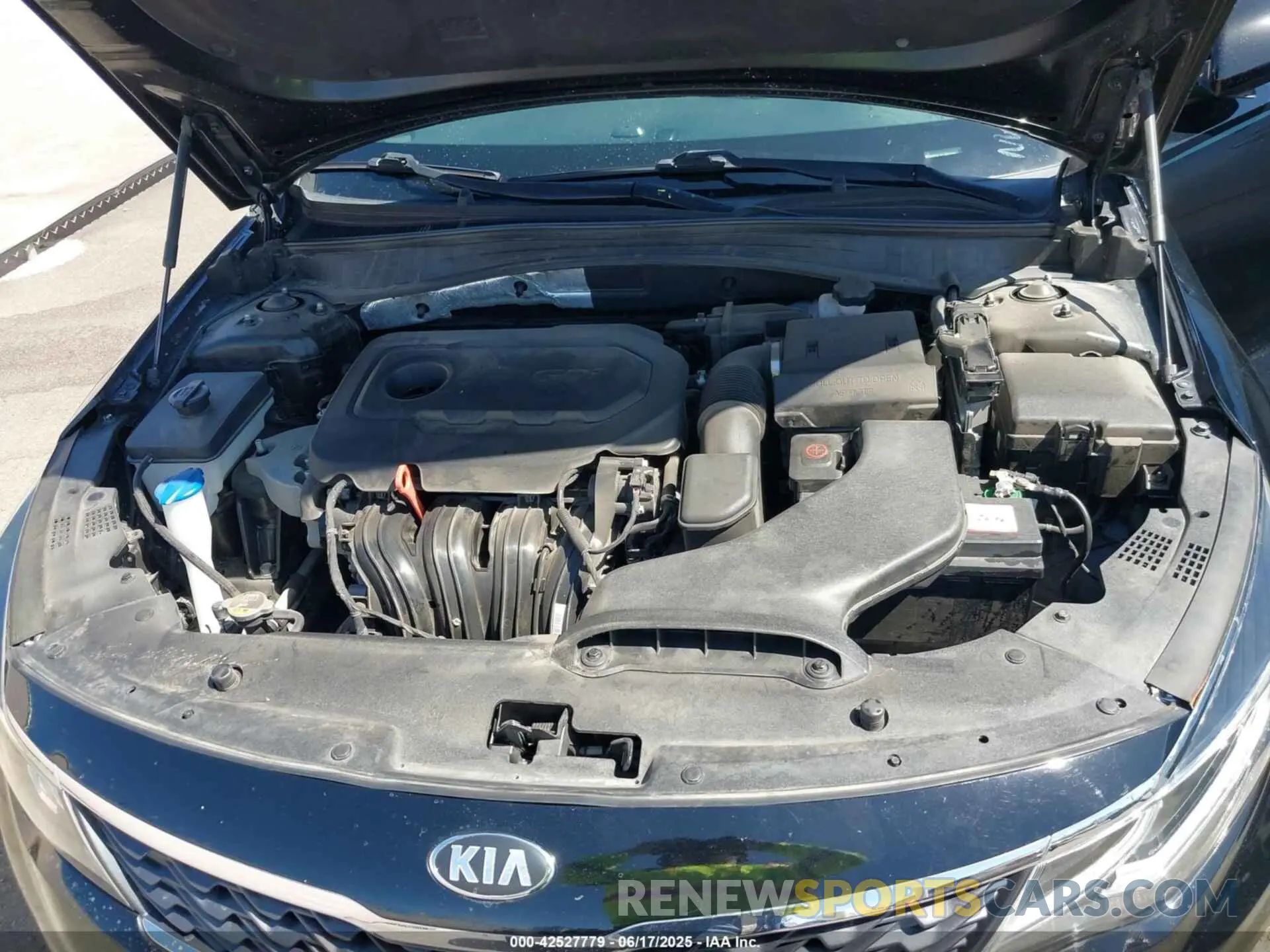 10 Photograph of a damaged car 5XXGT4L32LG432529 KIA OPTIMA 2020