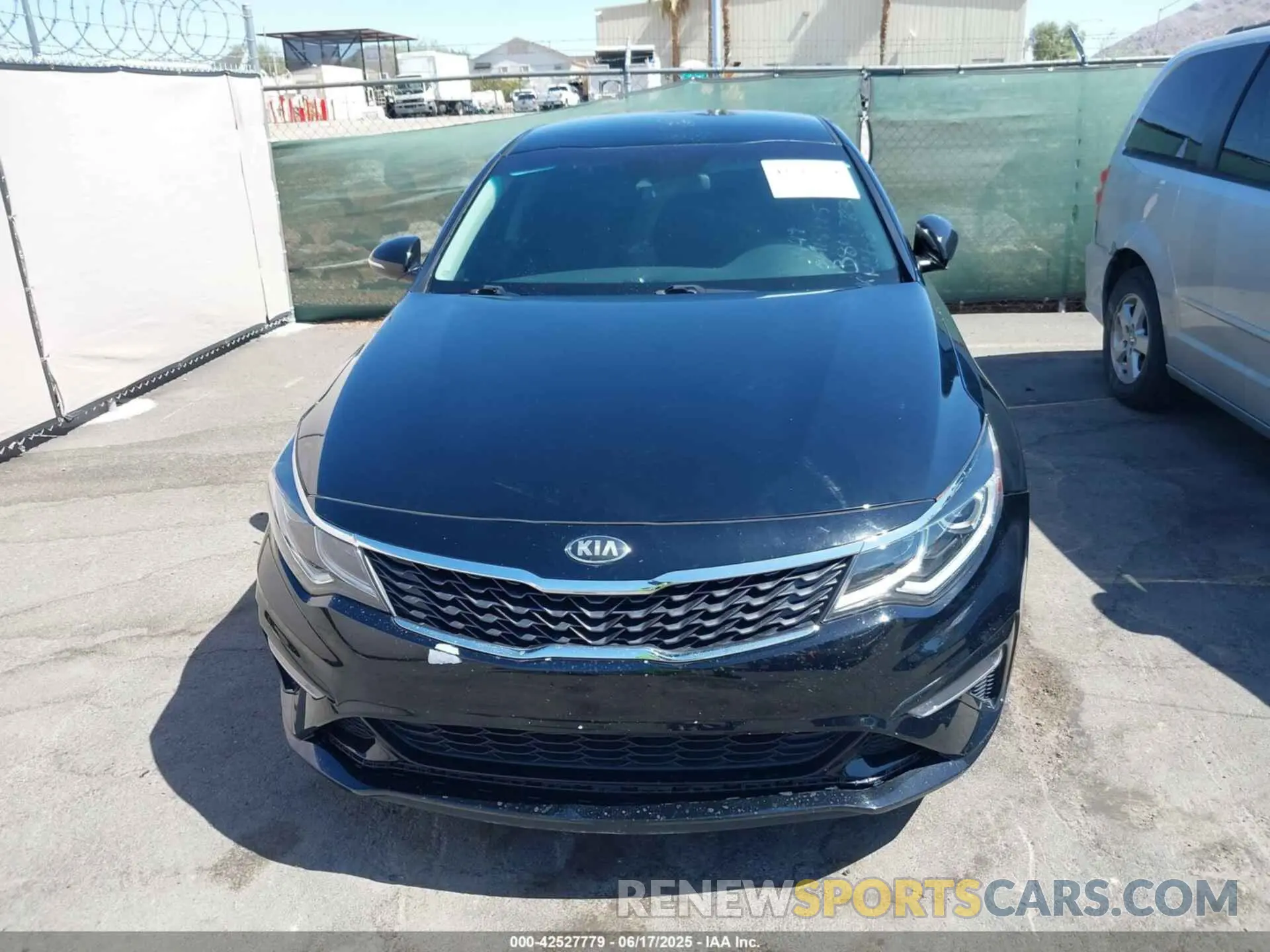 11 Photograph of a damaged car 5XXGT4L32LG432529 KIA OPTIMA 2020