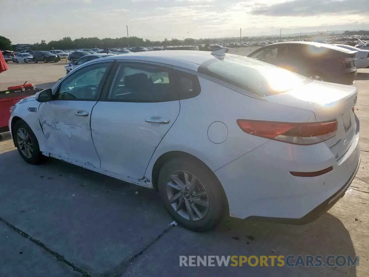 2 Photograph of a damaged car 5XXGT4L32LG437388 KIA OPTIMA 2020