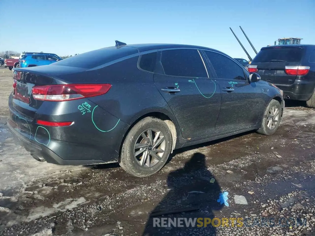 3 Photograph of a damaged car 5XXGT4L32LG438413 KIA OPTIMA 2020