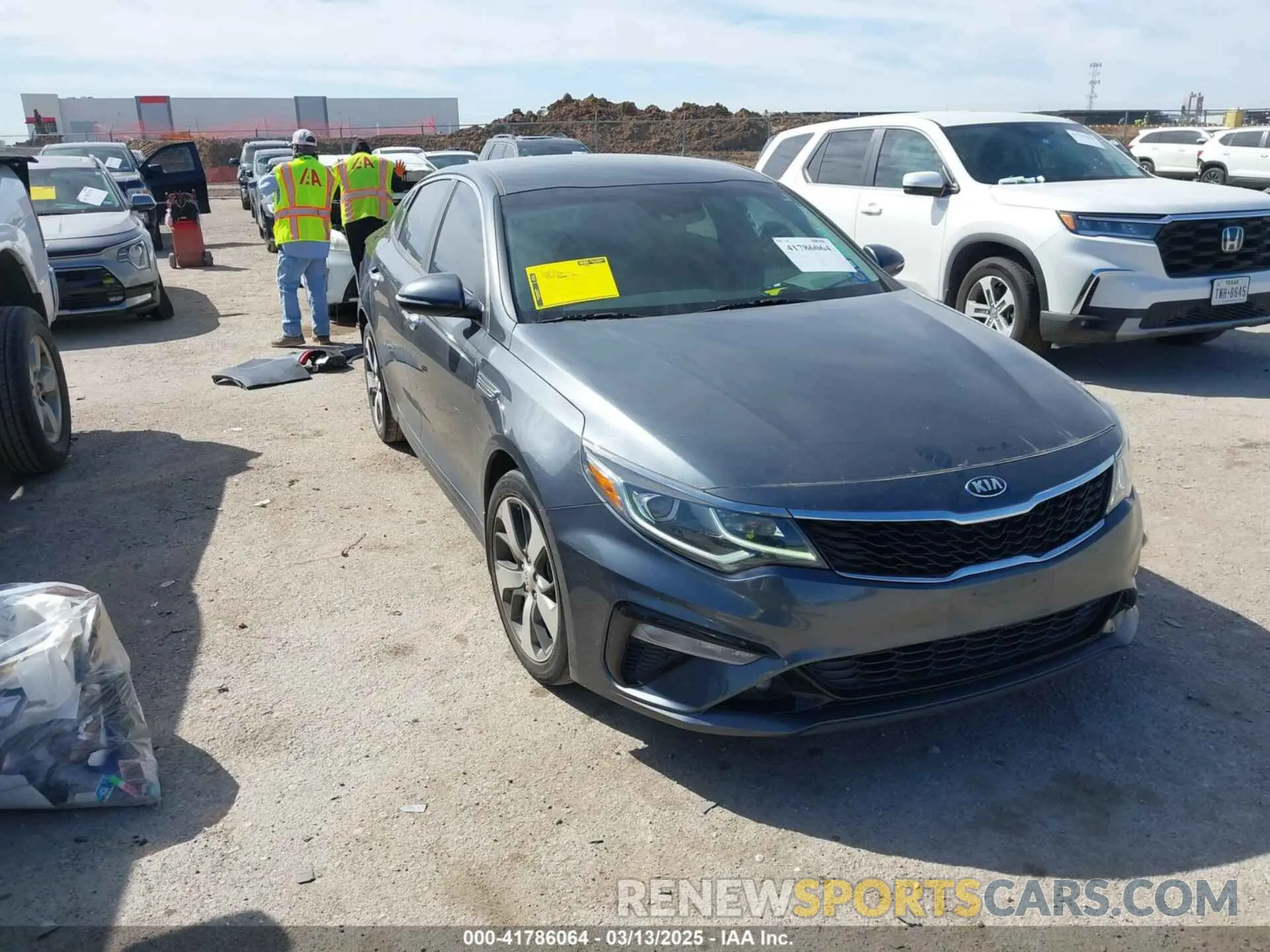 1 Photograph of a damaged car 5XXGT4L32LG448083 KIA OPTIMA 2020