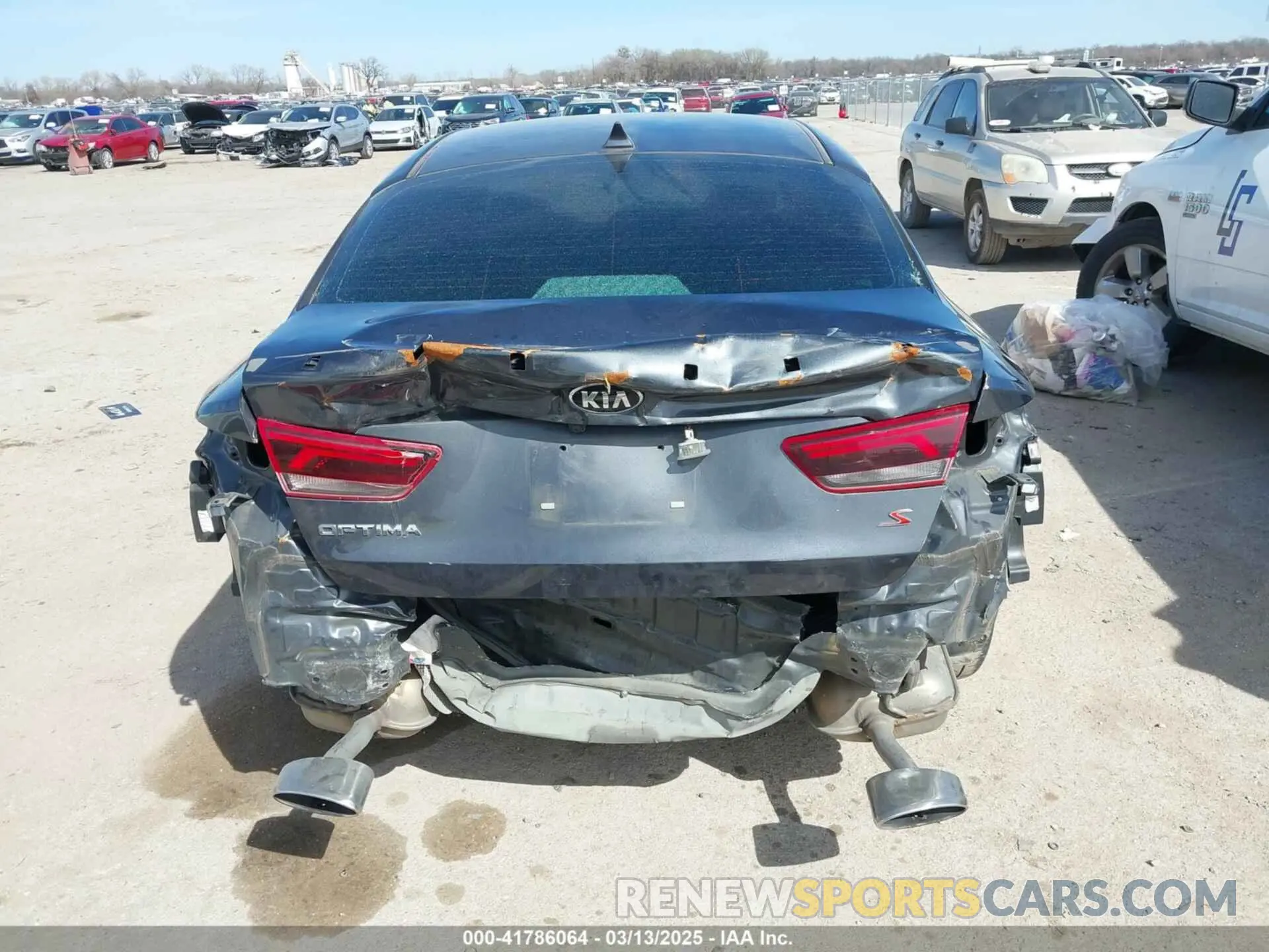 17 Photograph of a damaged car 5XXGT4L32LG448083 KIA OPTIMA 2020