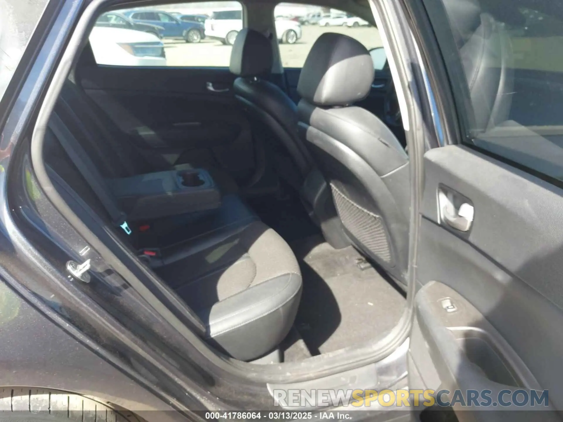 8 Photograph of a damaged car 5XXGT4L32LG448083 KIA OPTIMA 2020
