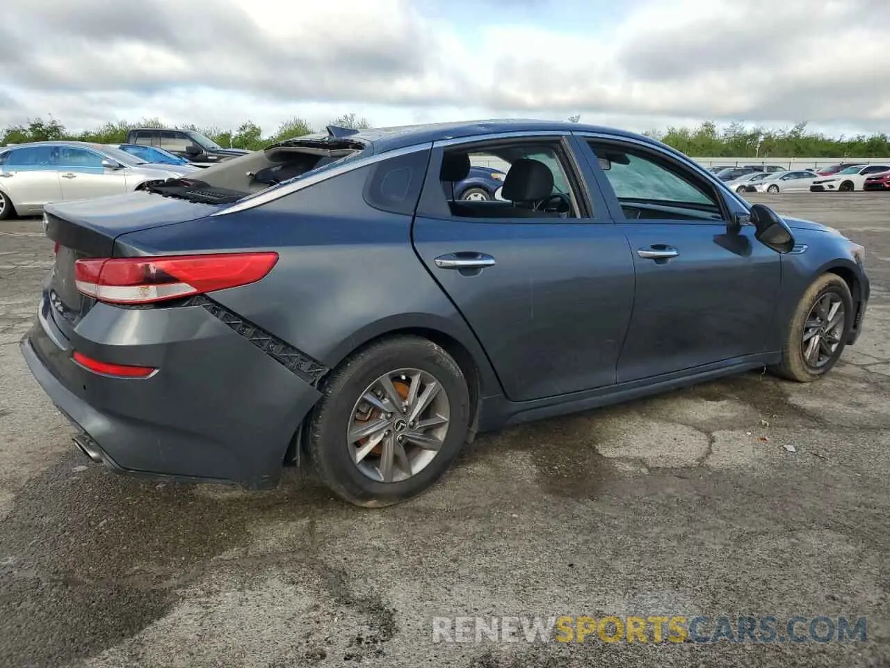 3 Photograph of a damaged car 5XXGT4L33LG390761 KIA OPTIMA 2020