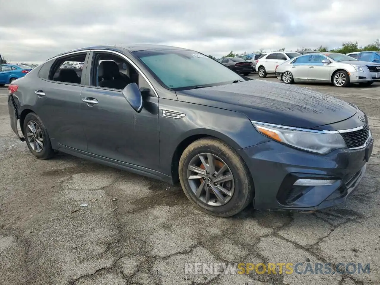 4 Photograph of a damaged car 5XXGT4L33LG390761 KIA OPTIMA 2020
