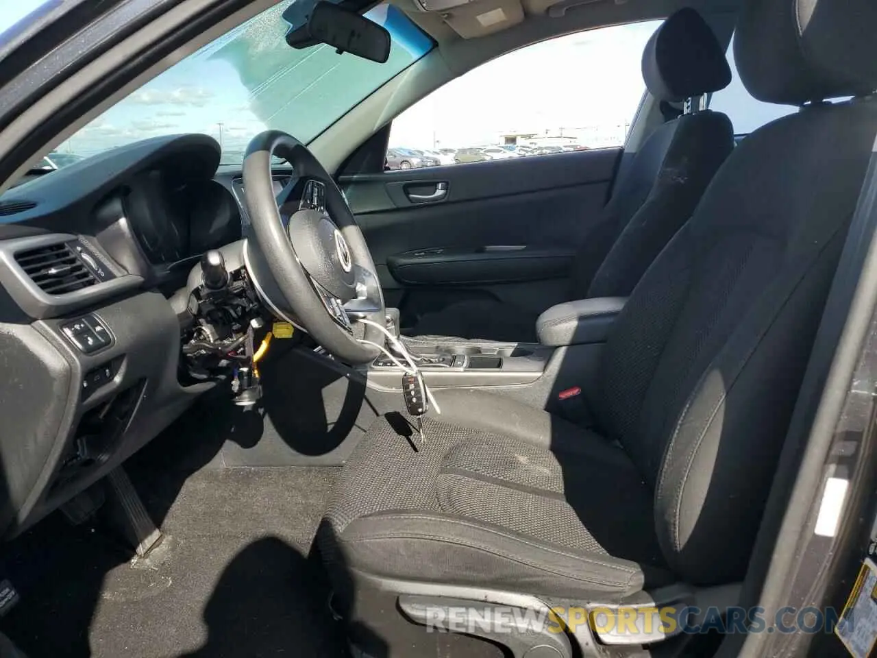 7 Photograph of a damaged car 5XXGT4L33LG390761 KIA OPTIMA 2020