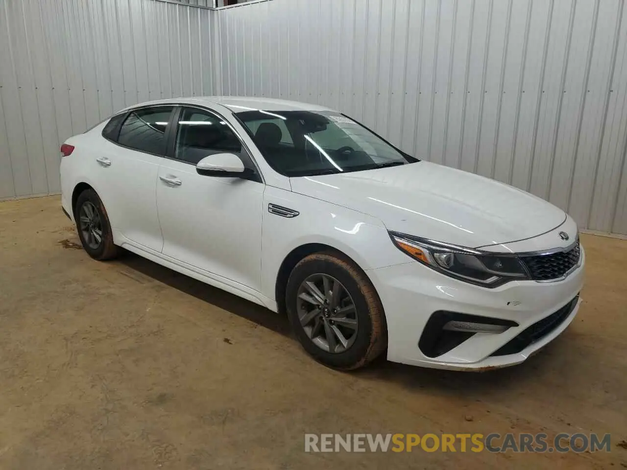 4 Photograph of a damaged car 5XXGT4L33LG413861 KIA OPTIMA 2020