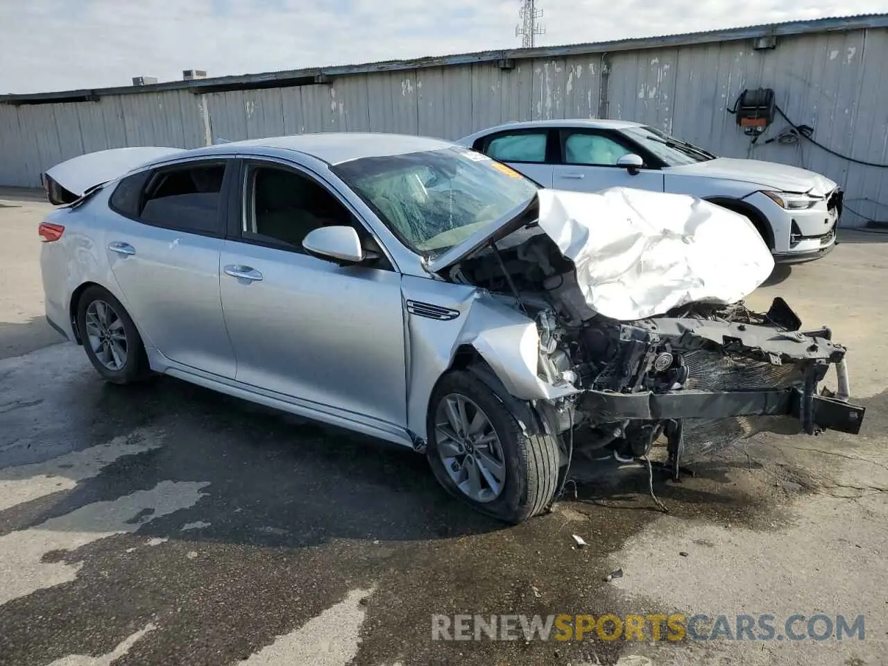 4 Photograph of a damaged car 5XXGT4L33LG416145 KIA OPTIMA 2020