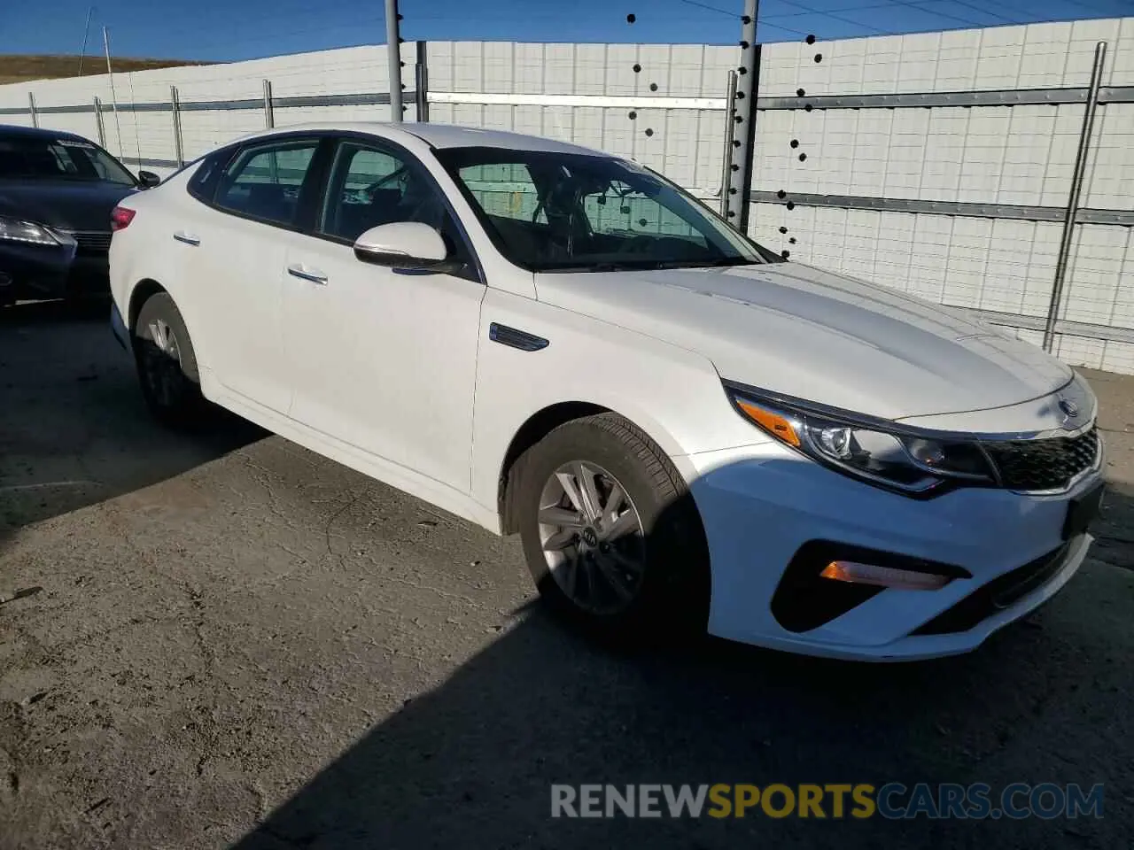 4 Photograph of a damaged car 5XXGT4L33LG420972 KIA OPTIMA 2020