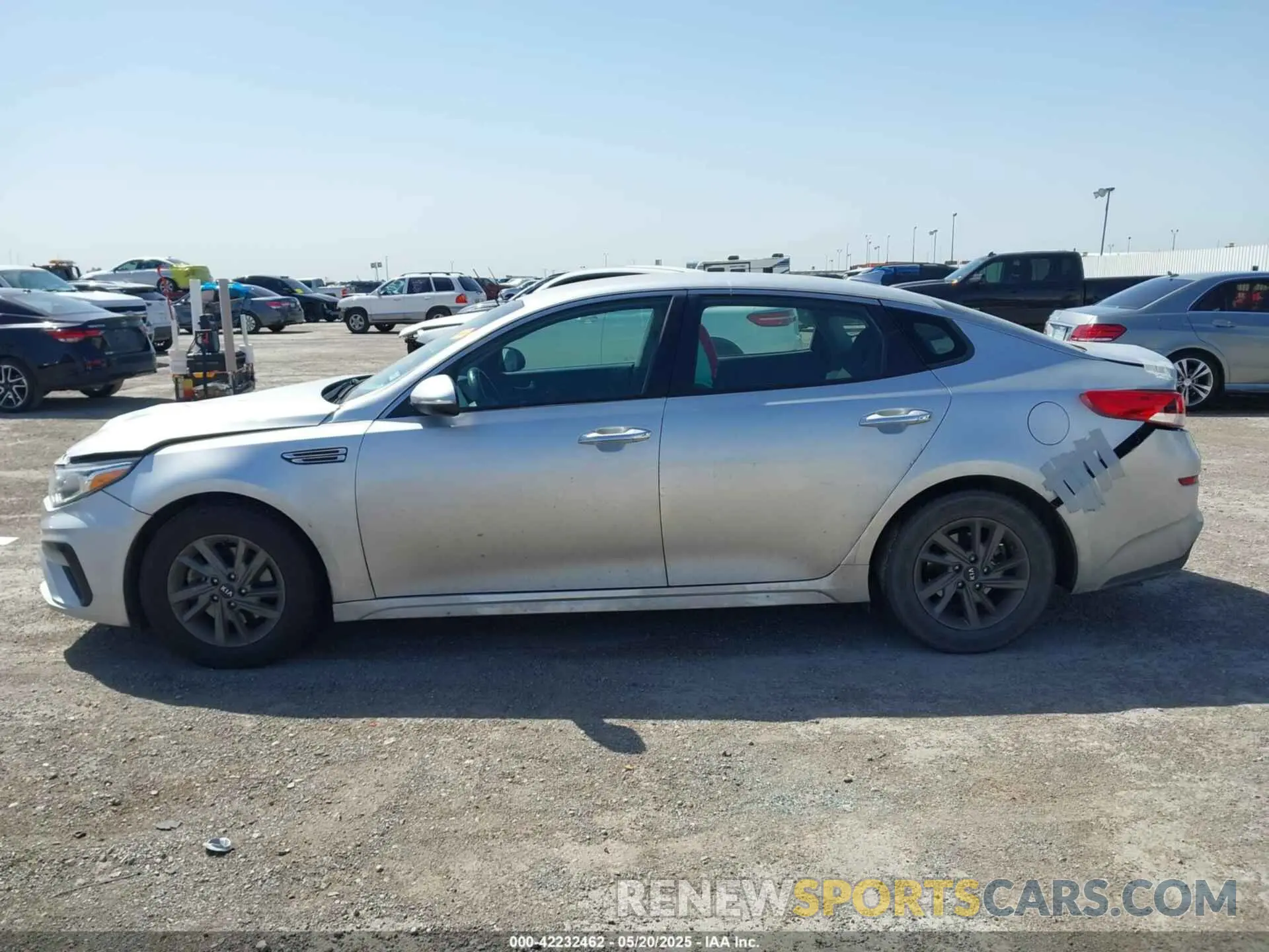 14 Photograph of a damaged car 5XXGT4L33LG423208 KIA OPTIMA 2020