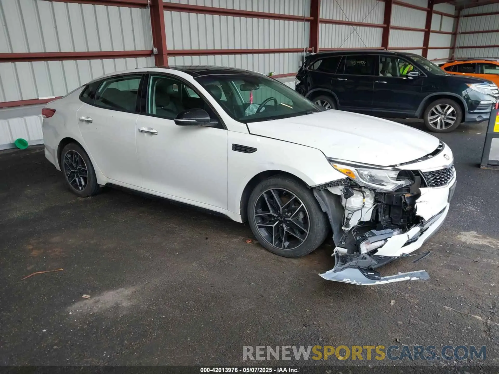 1 Photograph of a damaged car 5XXGT4L33LG429770 KIA OPTIMA 2020