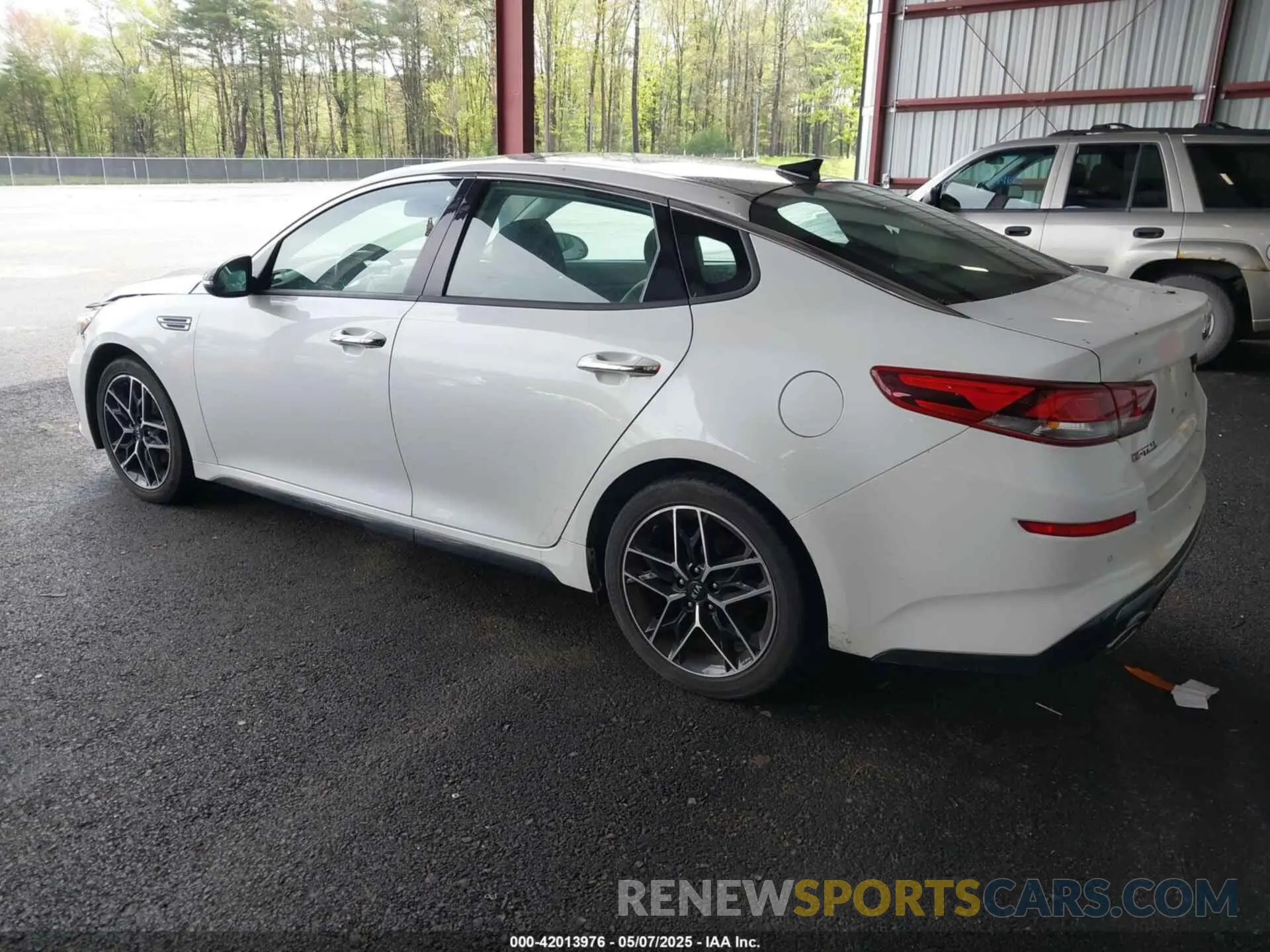 3 Photograph of a damaged car 5XXGT4L33LG429770 KIA OPTIMA 2020