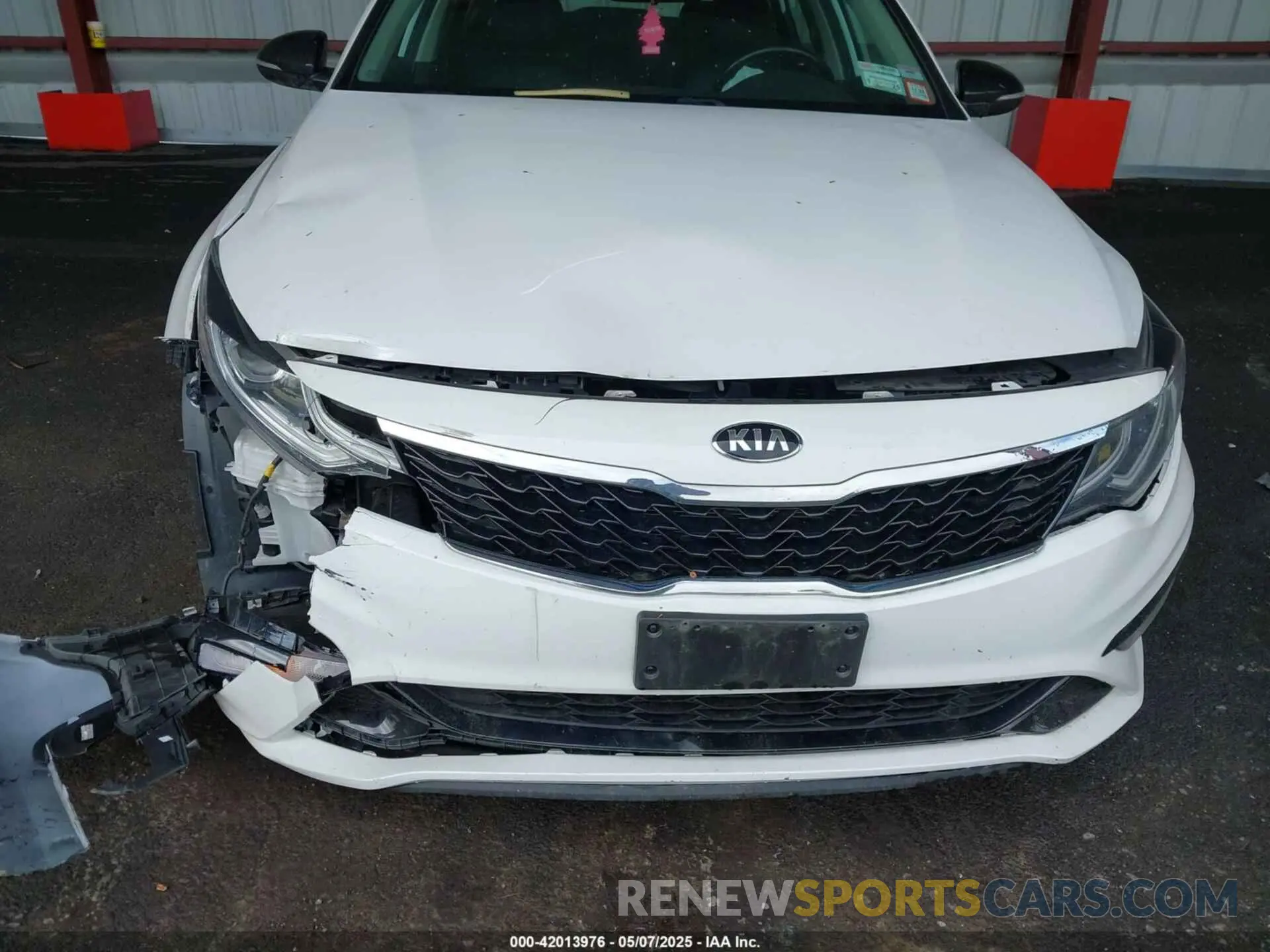 6 Photograph of a damaged car 5XXGT4L33LG429770 KIA OPTIMA 2020