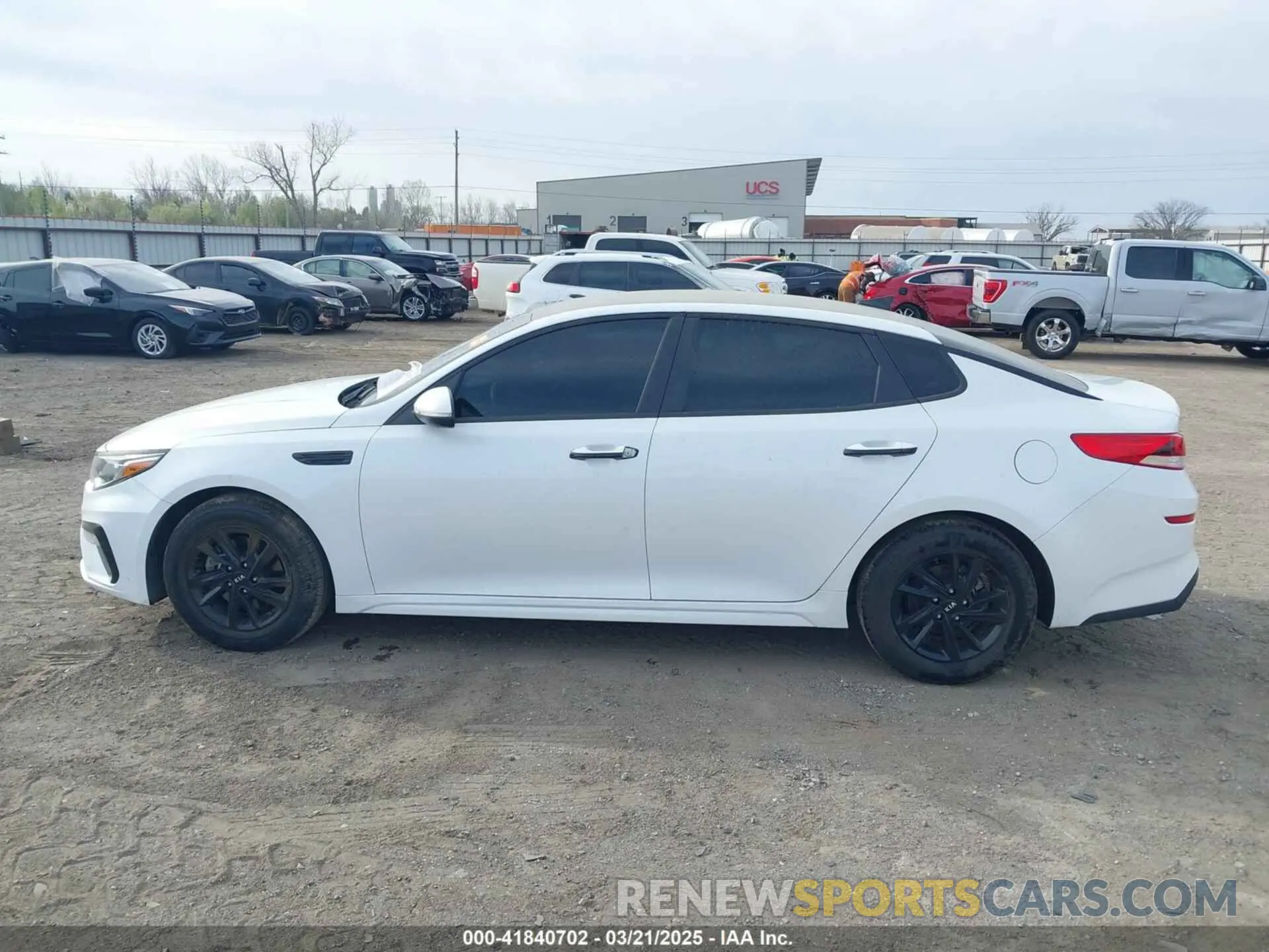 13 Photograph of a damaged car 5XXGT4L33LG432264 KIA OPTIMA 2020