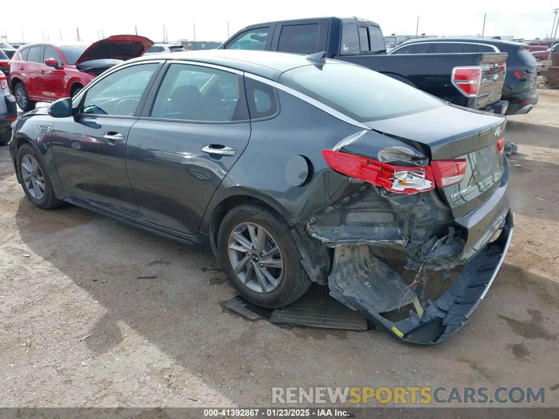 3 Photograph of a damaged car 5XXGT4L33LG436122 KIA OPTIMA 2020