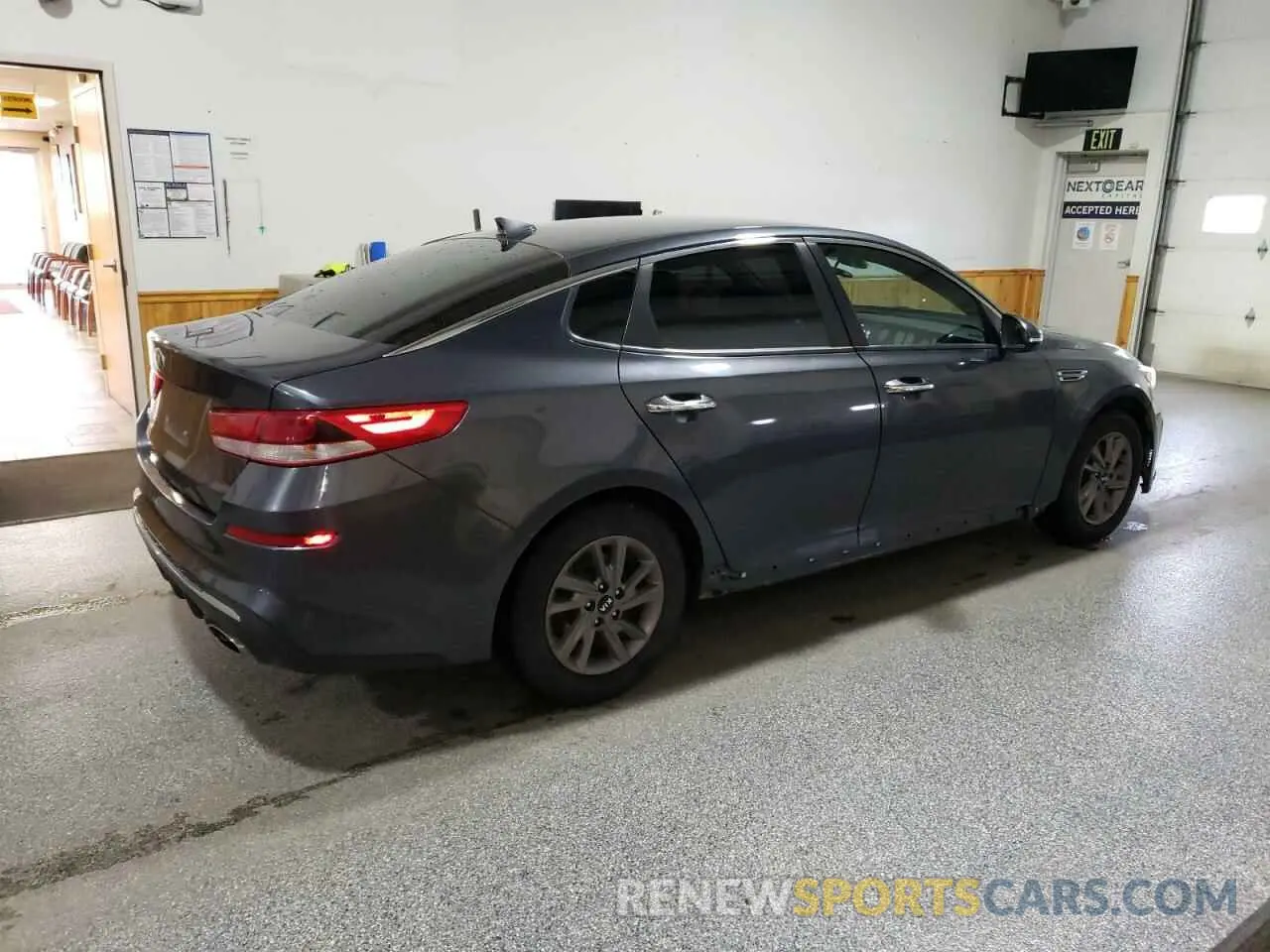 3 Photograph of a damaged car 5XXGT4L33LG442583 KIA OPTIMA 2020