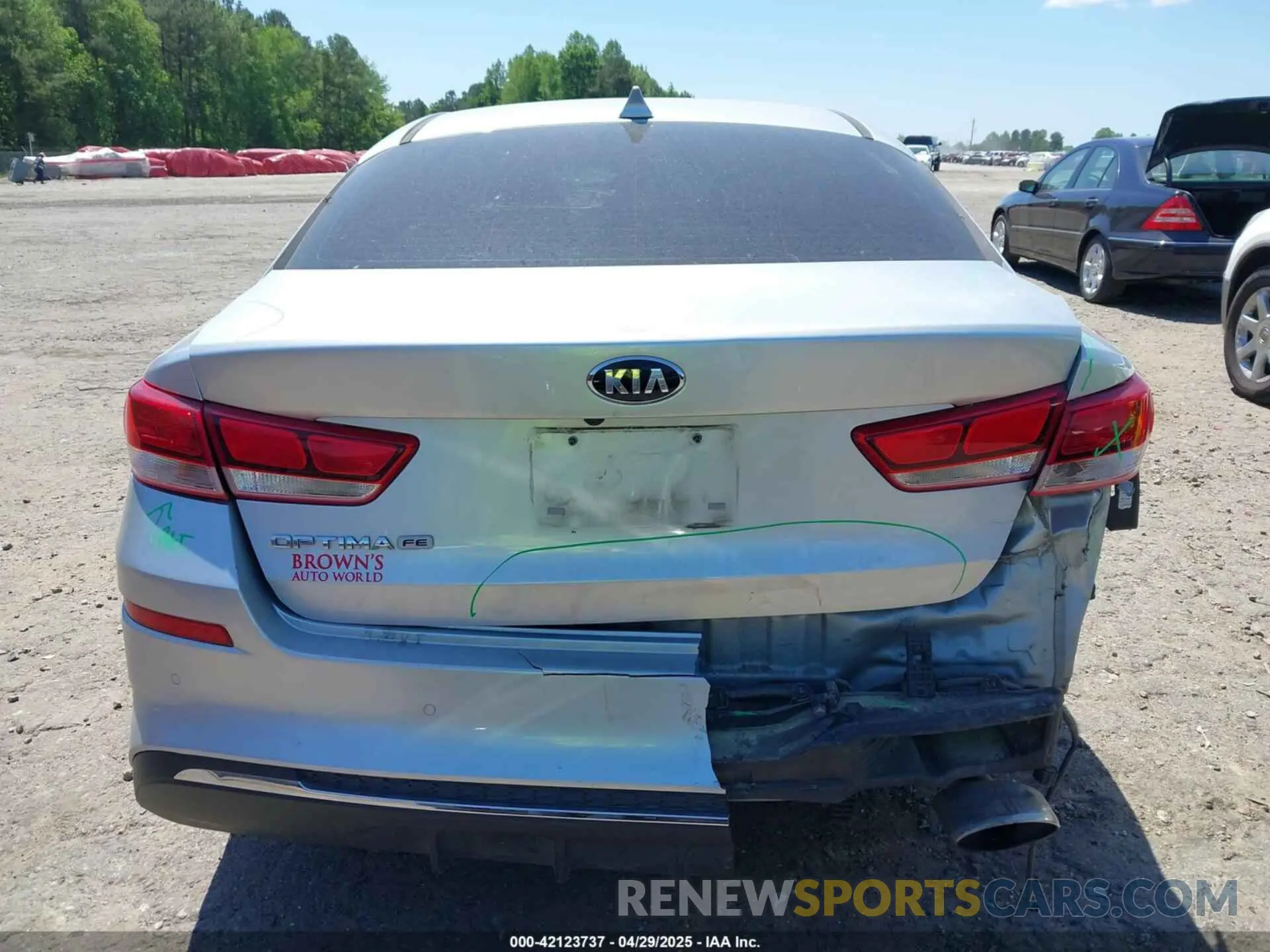 17 Photograph of a damaged car 5XXGT4L34LG388114 KIA OPTIMA 2020