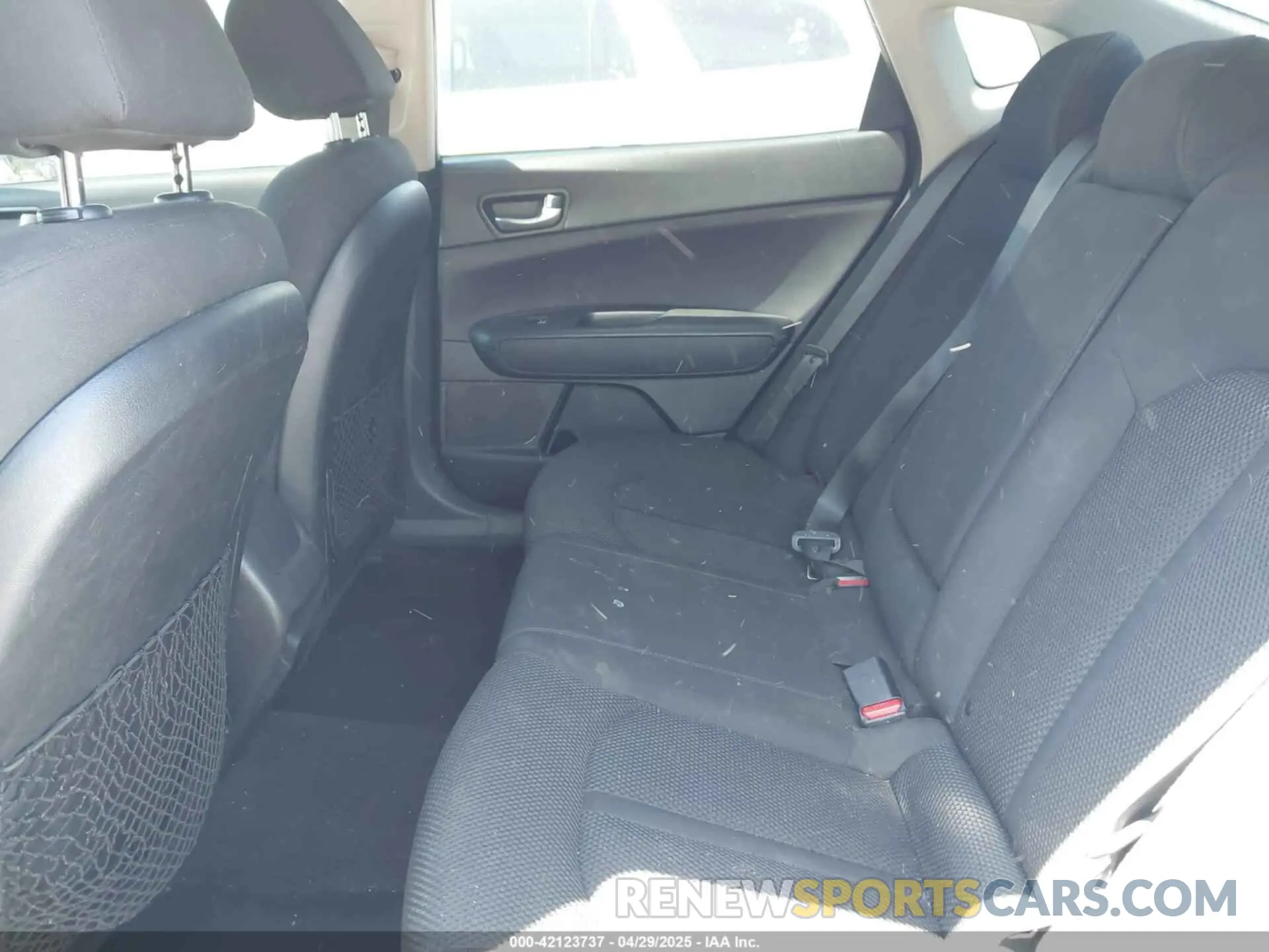 8 Photograph of a damaged car 5XXGT4L34LG388114 KIA OPTIMA 2020