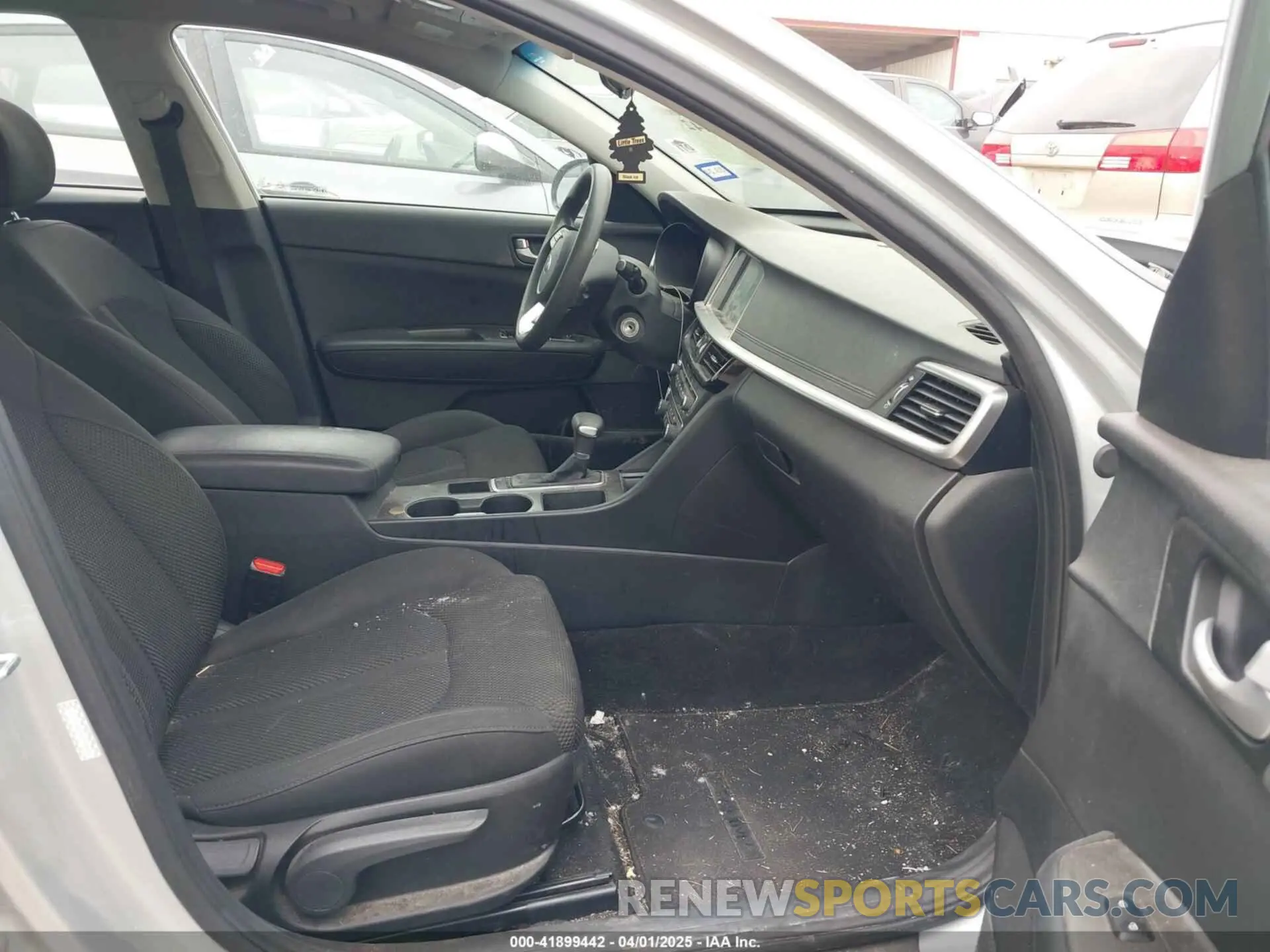 5 Photograph of a damaged car 5XXGT4L34LG388596 KIA OPTIMA 2020