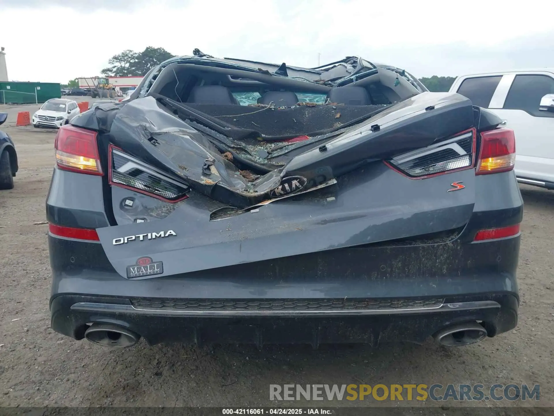 16 Photograph of a damaged car 5XXGT4L34LG410287 KIA OPTIMA 2020