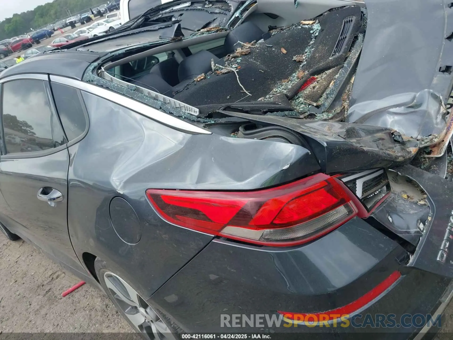 17 Photograph of a damaged car 5XXGT4L34LG410287 KIA OPTIMA 2020