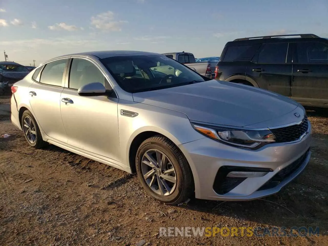 4 Photograph of a damaged car 5XXGT4L34LG418339 KIA OPTIMA 2020