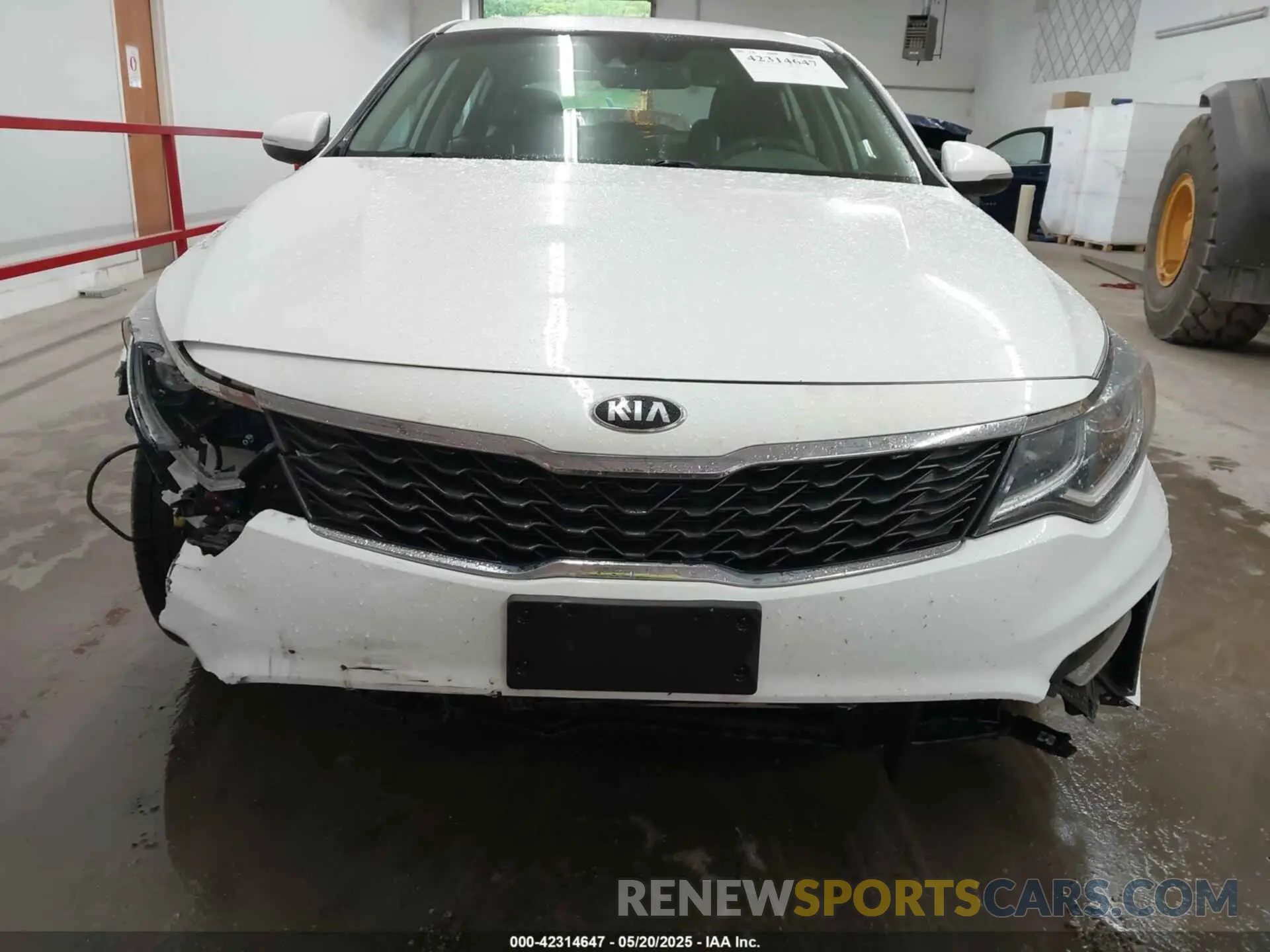 13 Photograph of a damaged car 5XXGT4L34LG418924 KIA OPTIMA 2020