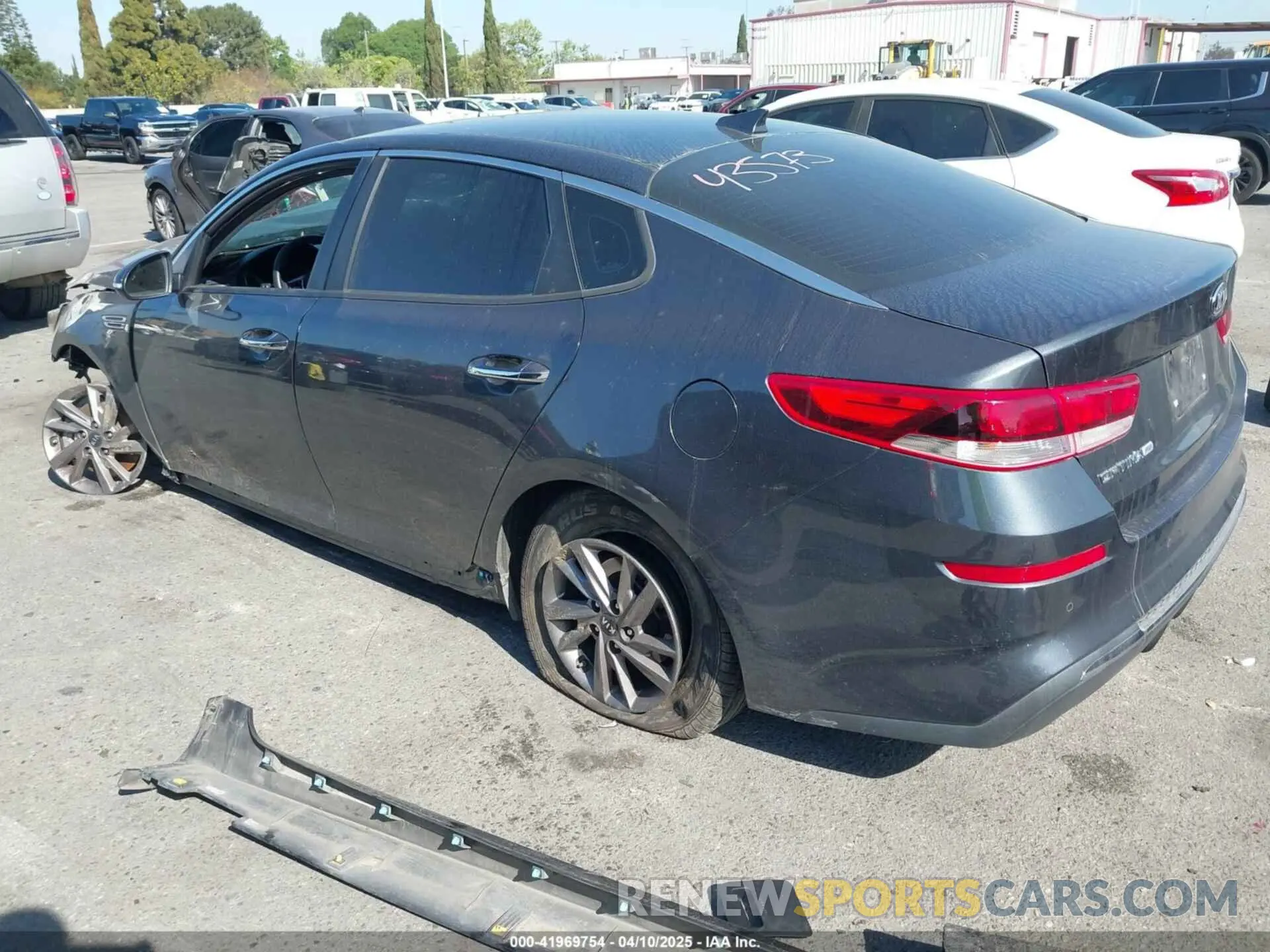 3 Photograph of a damaged car 5XXGT4L34LG423203 KIA OPTIMA 2020