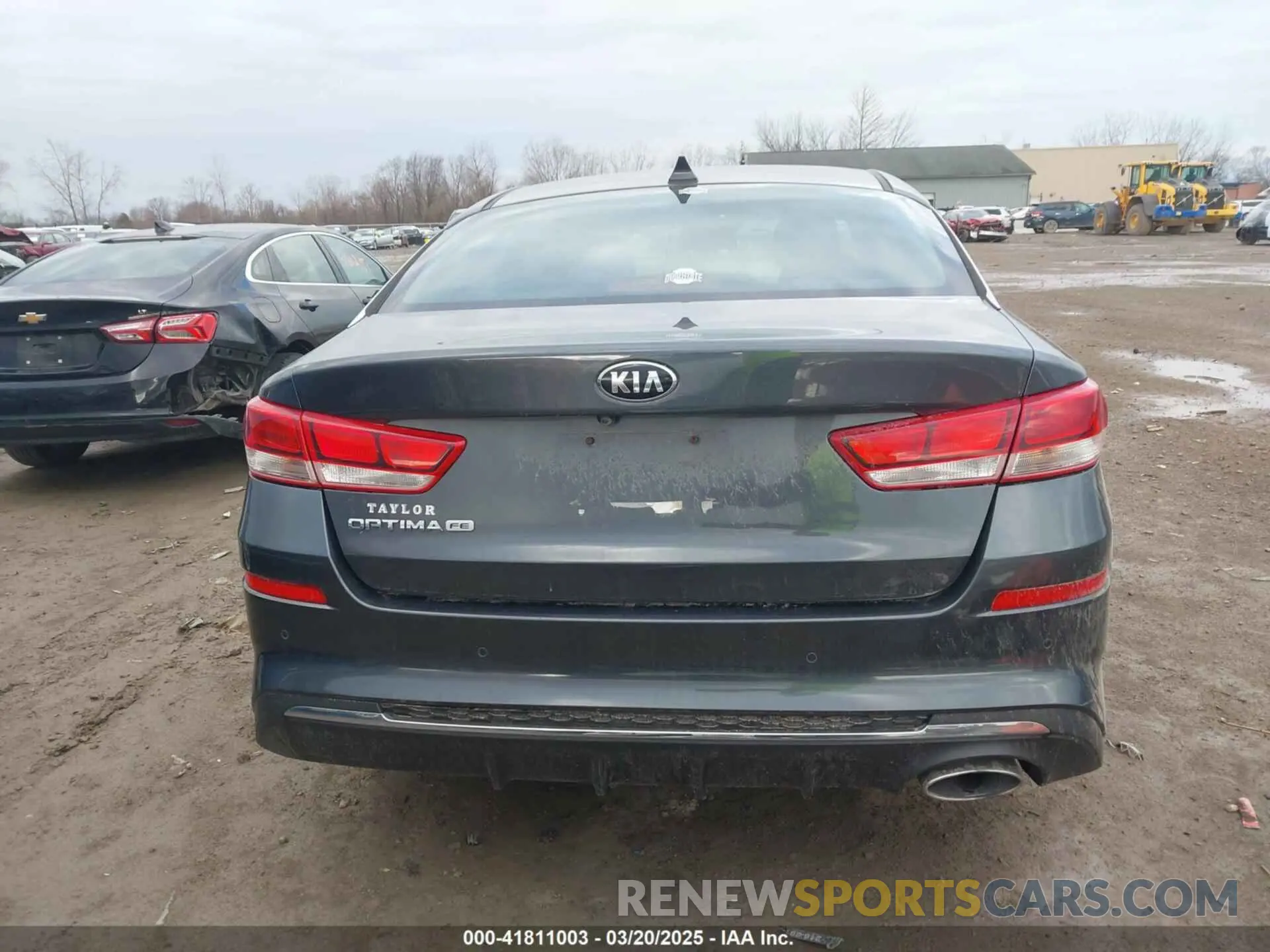 17 Photograph of a damaged car 5XXGT4L34LG425064 KIA OPTIMA 2020