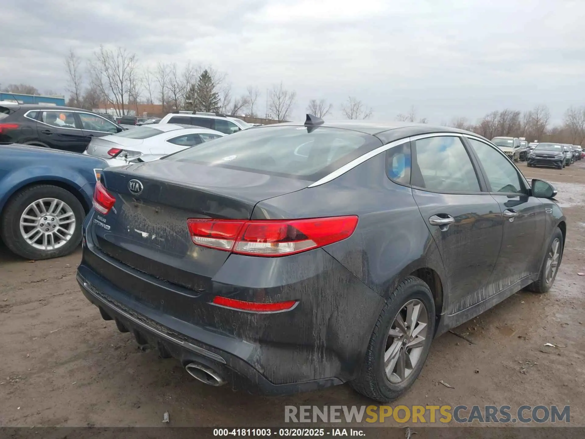 4 Photograph of a damaged car 5XXGT4L34LG425064 KIA OPTIMA 2020
