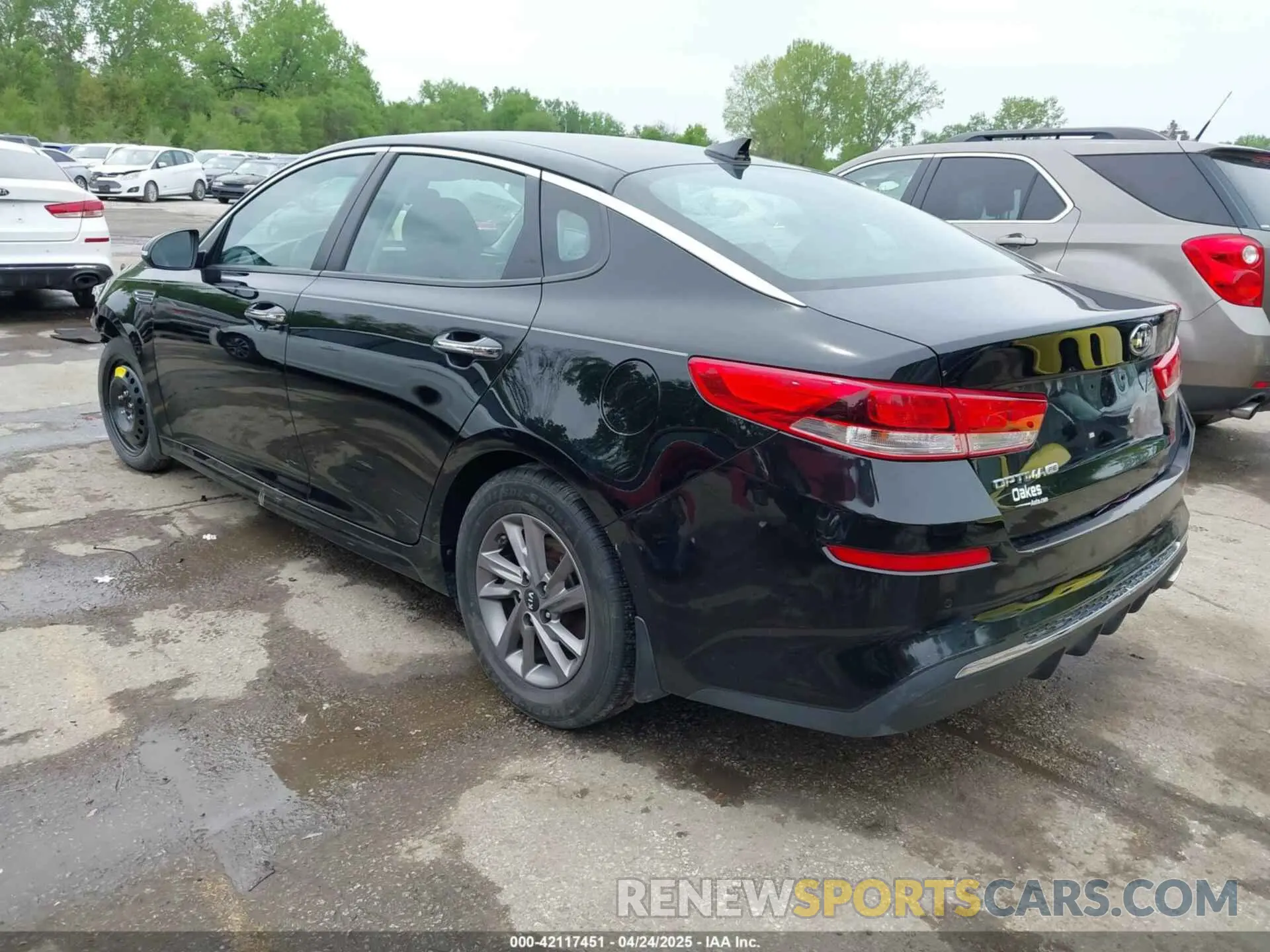 3 Photograph of a damaged car 5XXGT4L34LG427476 KIA OPTIMA 2020