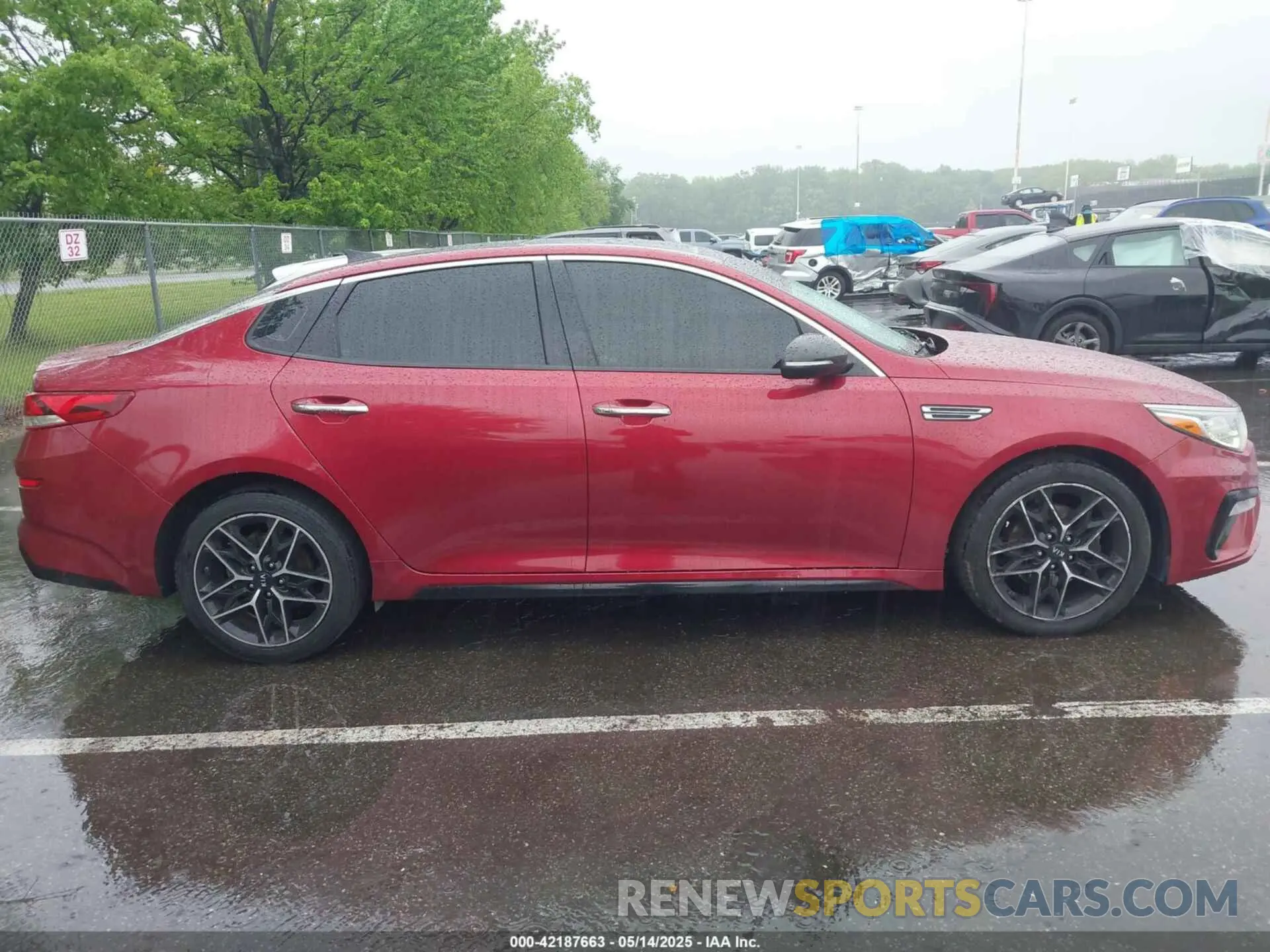 13 Photograph of a damaged car 5XXGT4L34LG431267 KIA OPTIMA 2020