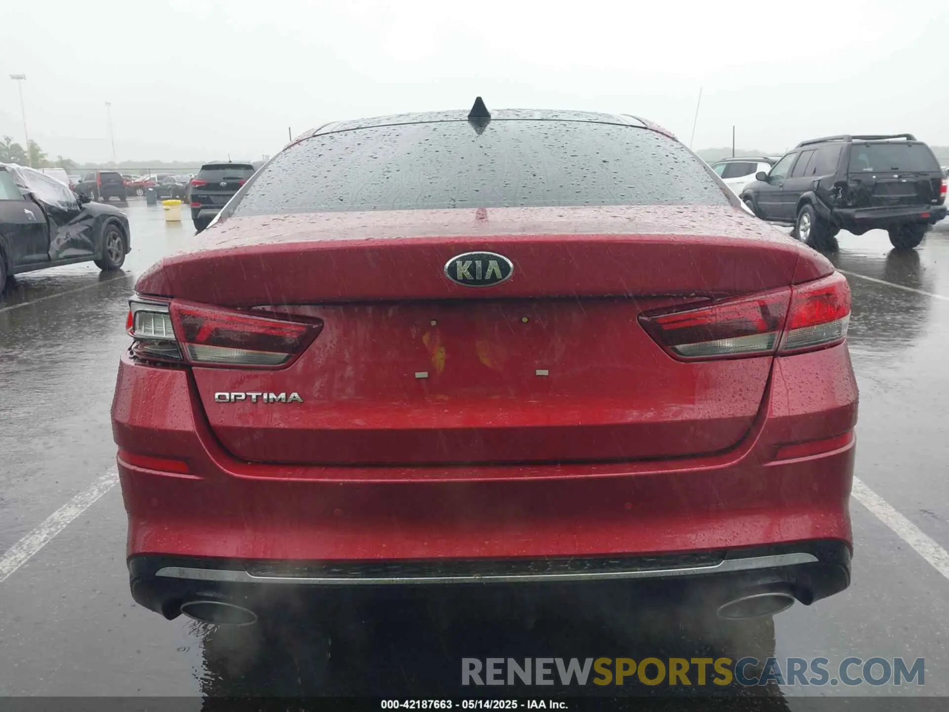 16 Photograph of a damaged car 5XXGT4L34LG431267 KIA OPTIMA 2020