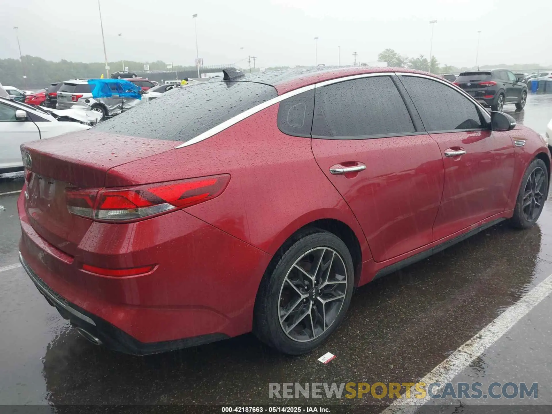 4 Photograph of a damaged car 5XXGT4L34LG431267 KIA OPTIMA 2020