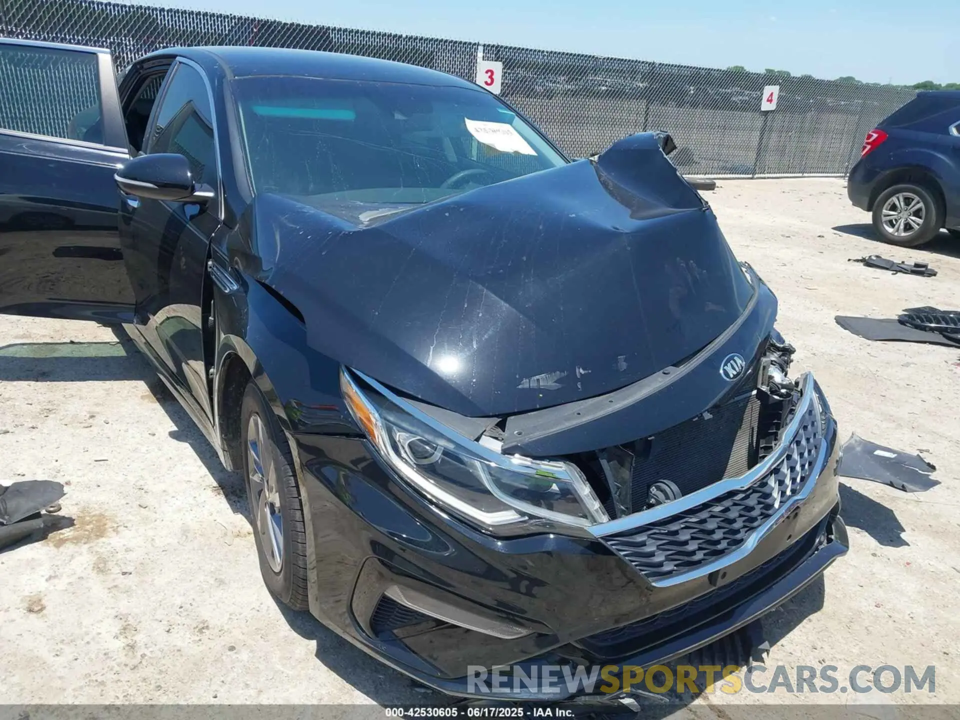 1 Photograph of a damaged car 5XXGT4L34LG442771 KIA OPTIMA 2020