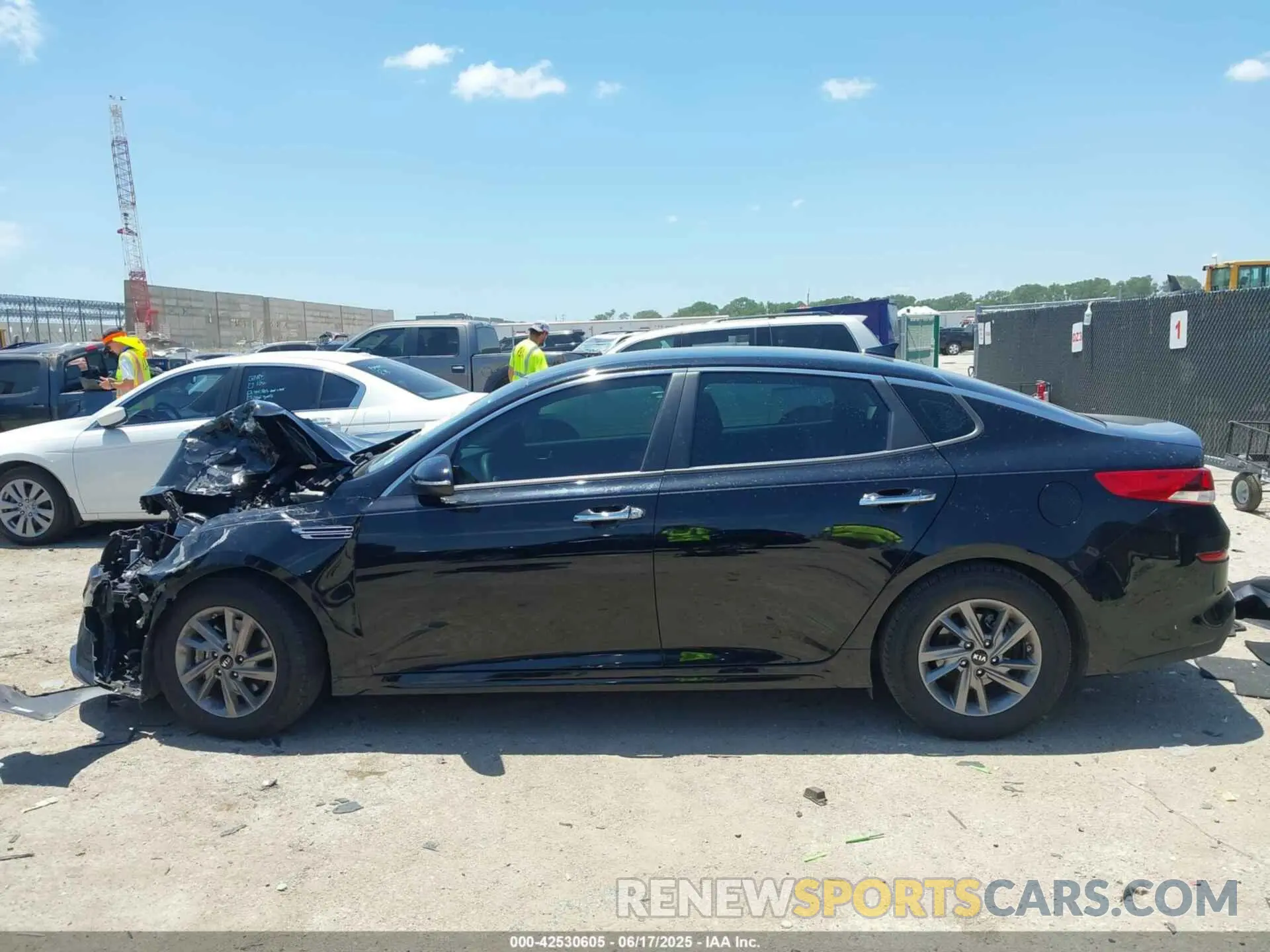 14 Photograph of a damaged car 5XXGT4L34LG442771 KIA OPTIMA 2020