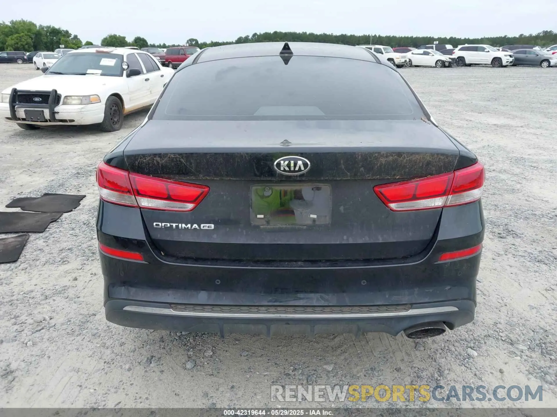 16 Photograph of a damaged car 5XXGT4L35LG384086 KIA OPTIMA 2020