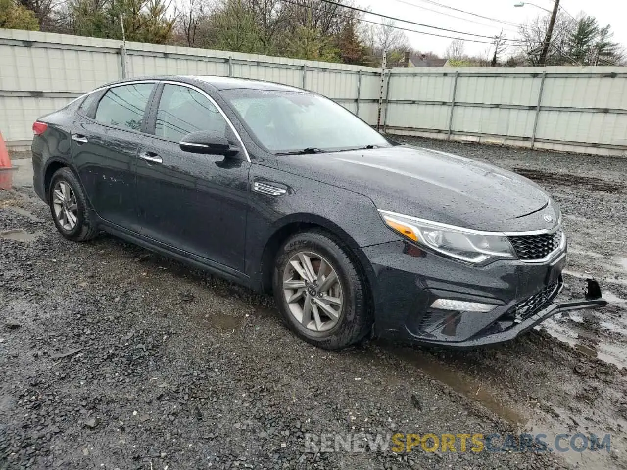 4 Photograph of a damaged car 5XXGT4L35LG393502 KIA OPTIMA 2020