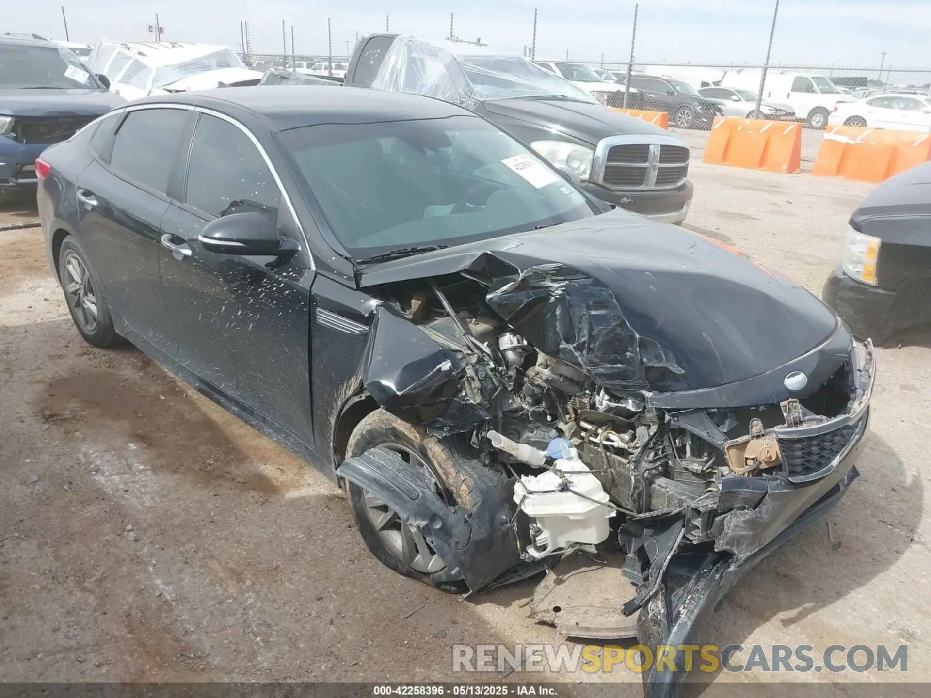 1 Photograph of a damaged car 5XXGT4L35LG395007 KIA OPTIMA 2020