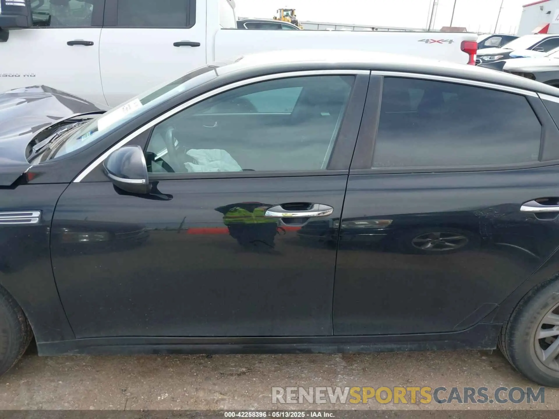 14 Photograph of a damaged car 5XXGT4L35LG395007 KIA OPTIMA 2020