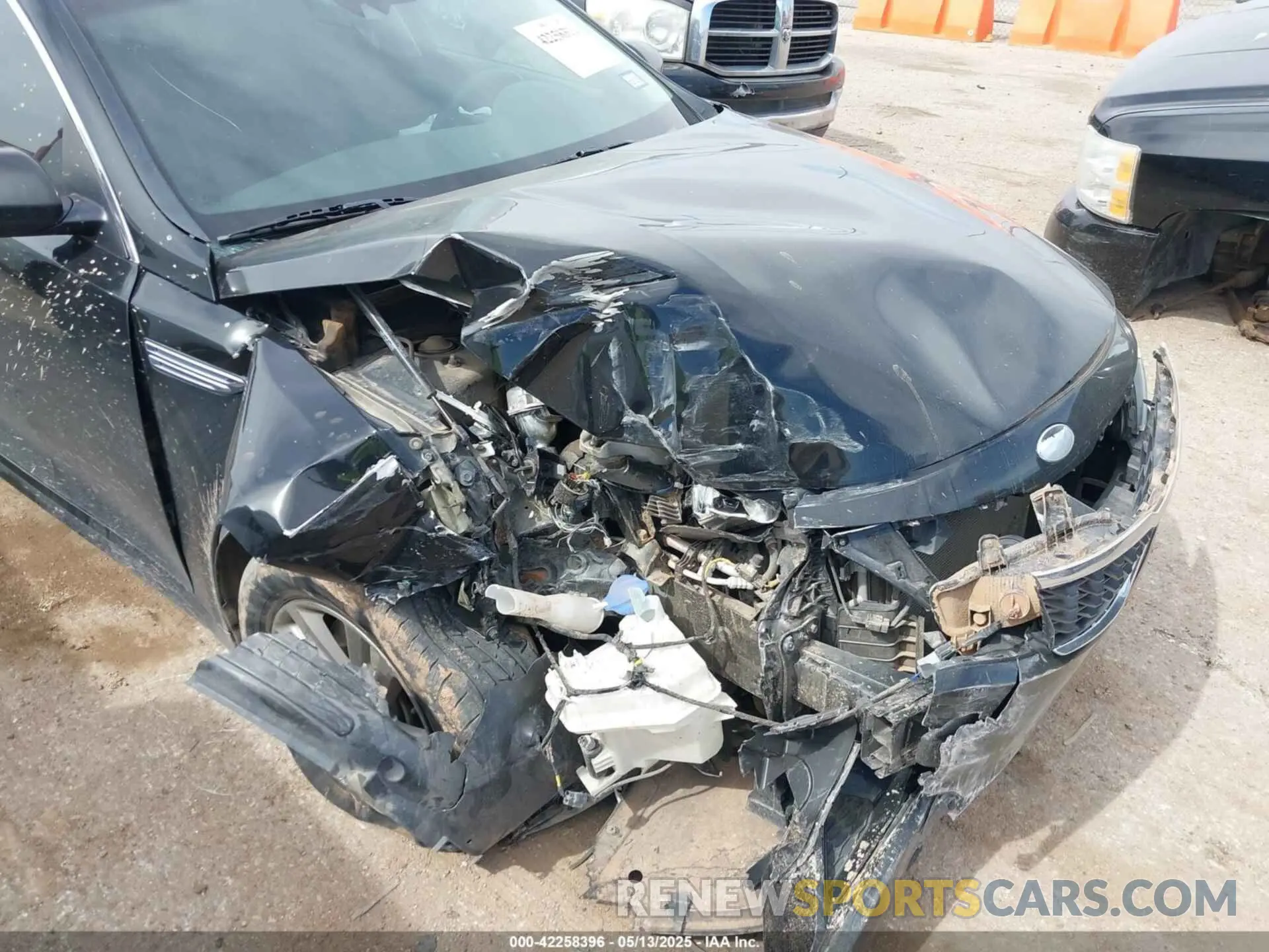 6 Photograph of a damaged car 5XXGT4L35LG395007 KIA OPTIMA 2020