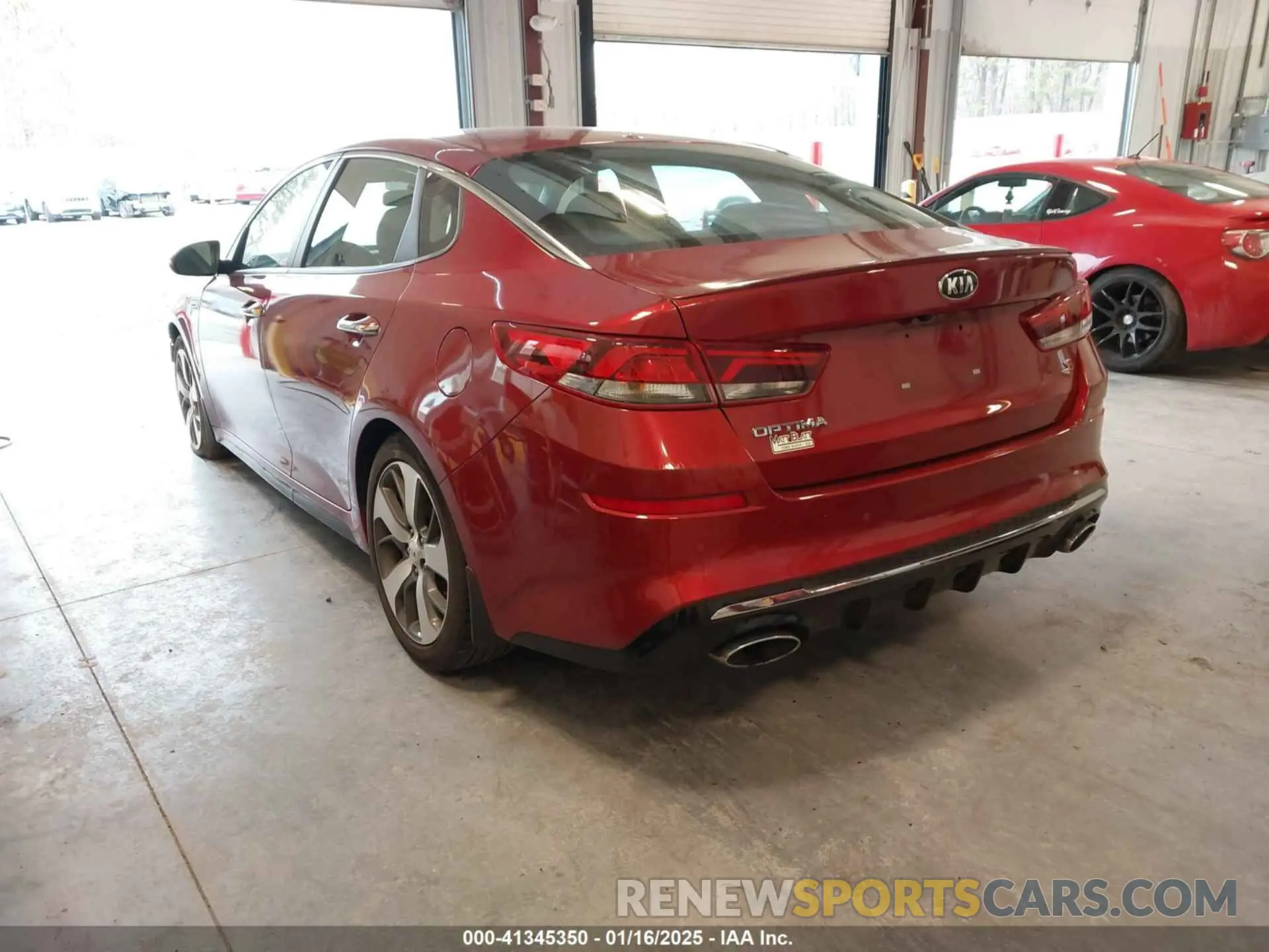 3 Photograph of a damaged car 5XXGT4L35LG397372 KIA OPTIMA 2020