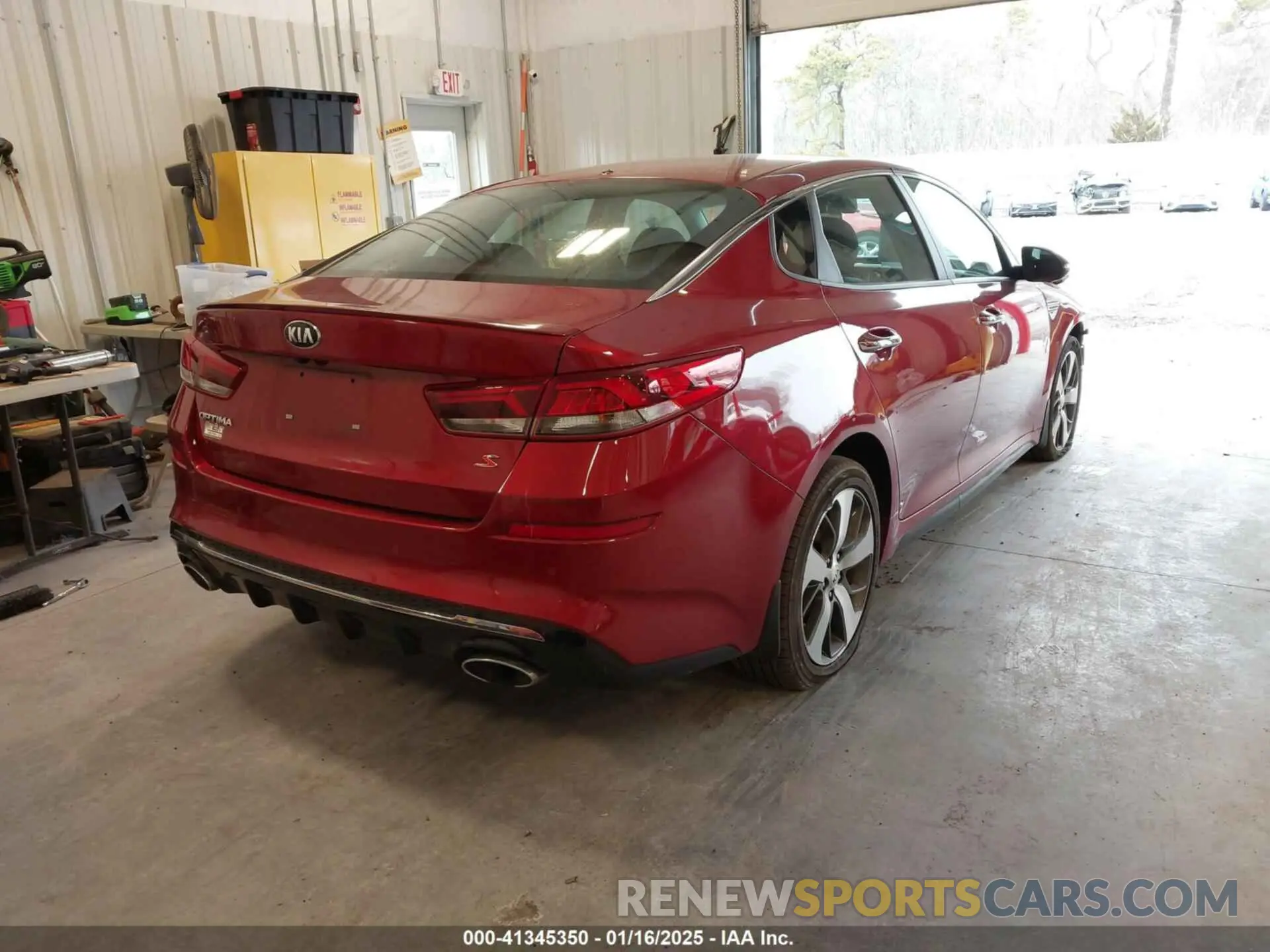 4 Photograph of a damaged car 5XXGT4L35LG397372 KIA OPTIMA 2020
