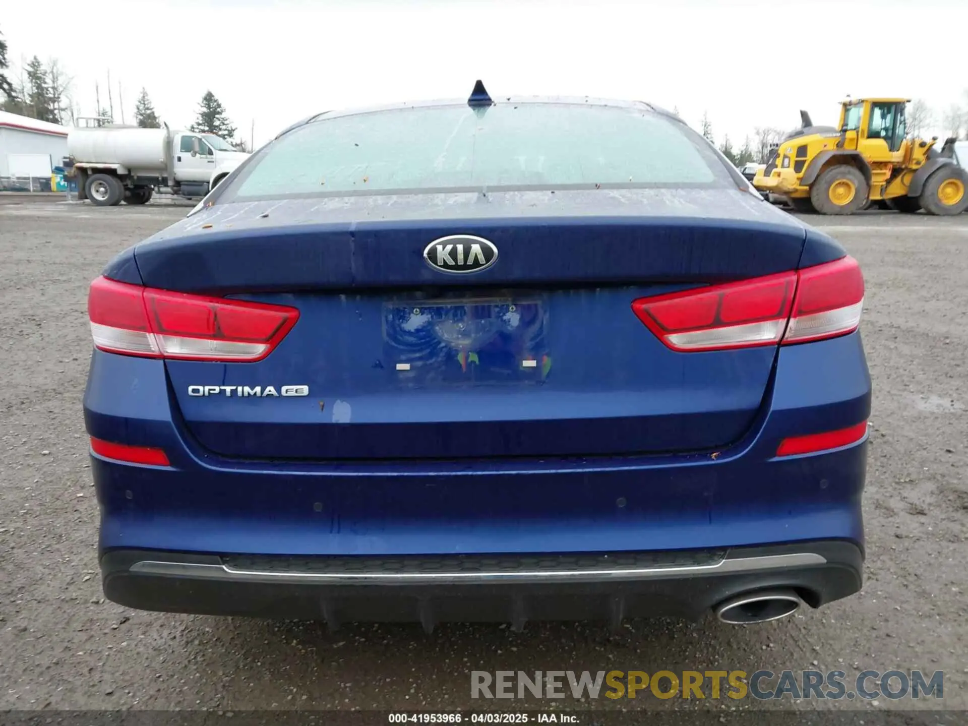 17 Photograph of a damaged car 5XXGT4L35LG414106 KIA OPTIMA 2020