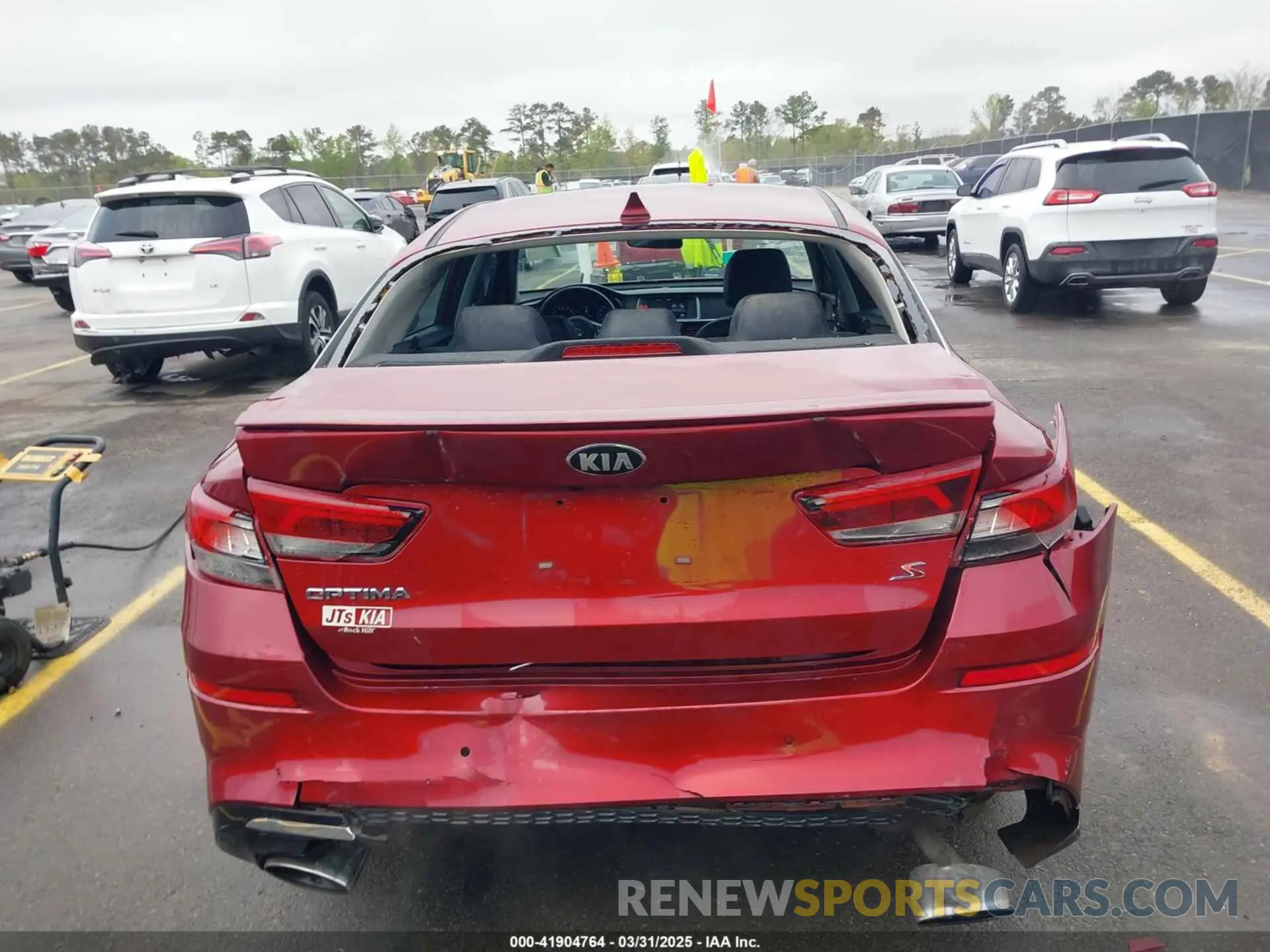 17 Photograph of a damaged car 5XXGT4L35LG416812 KIA OPTIMA 2020