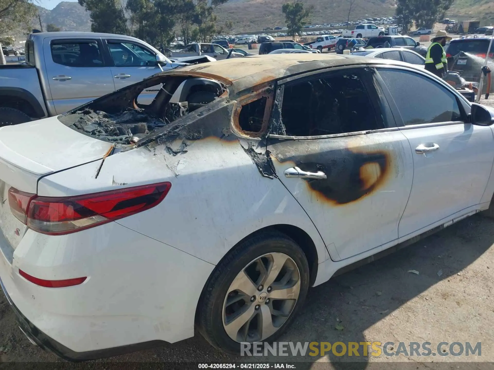 12 Photograph of a damaged car 5XXGT4L35LG417118 KIA OPTIMA 2020