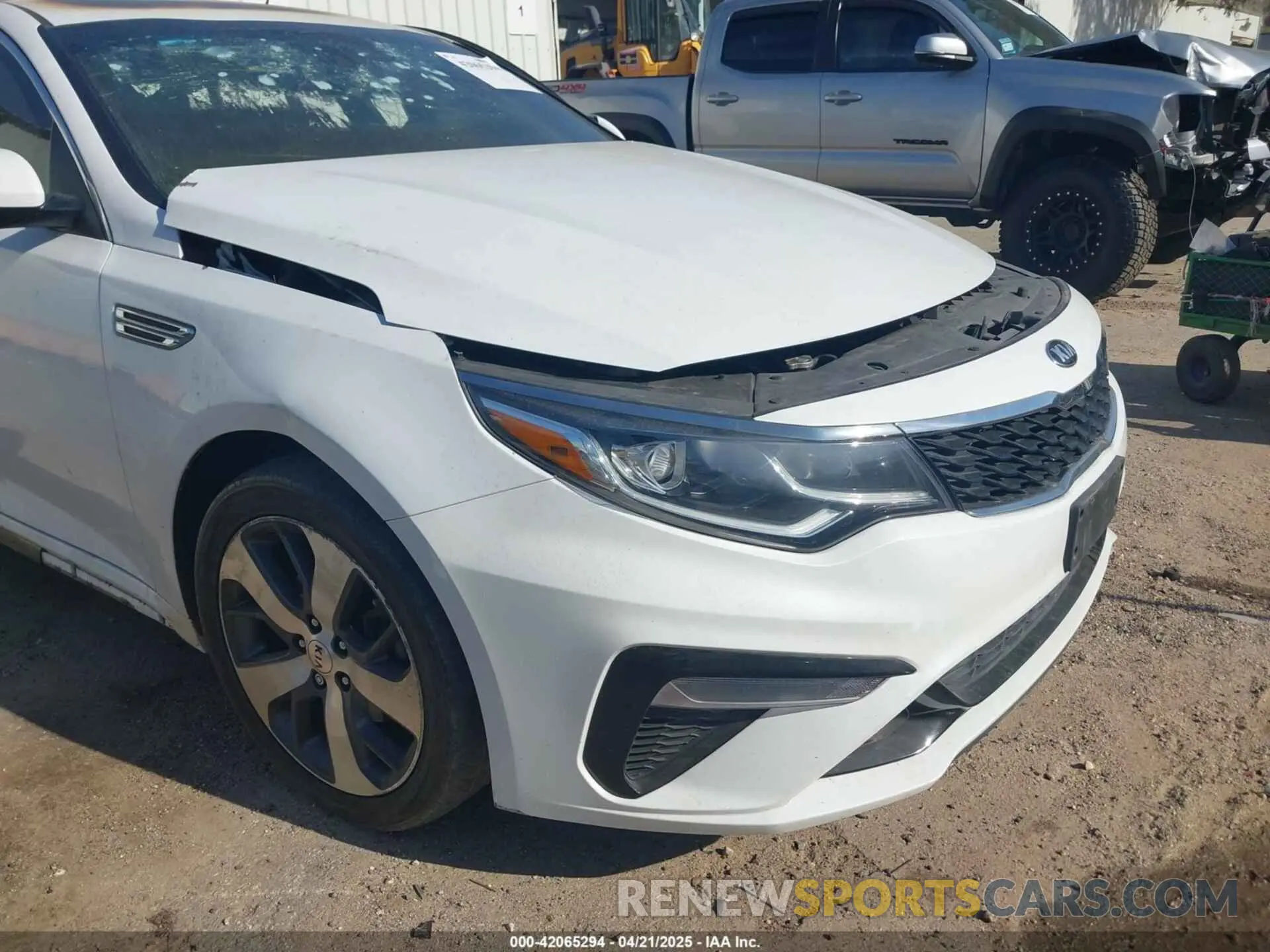 13 Photograph of a damaged car 5XXGT4L35LG417118 KIA OPTIMA 2020