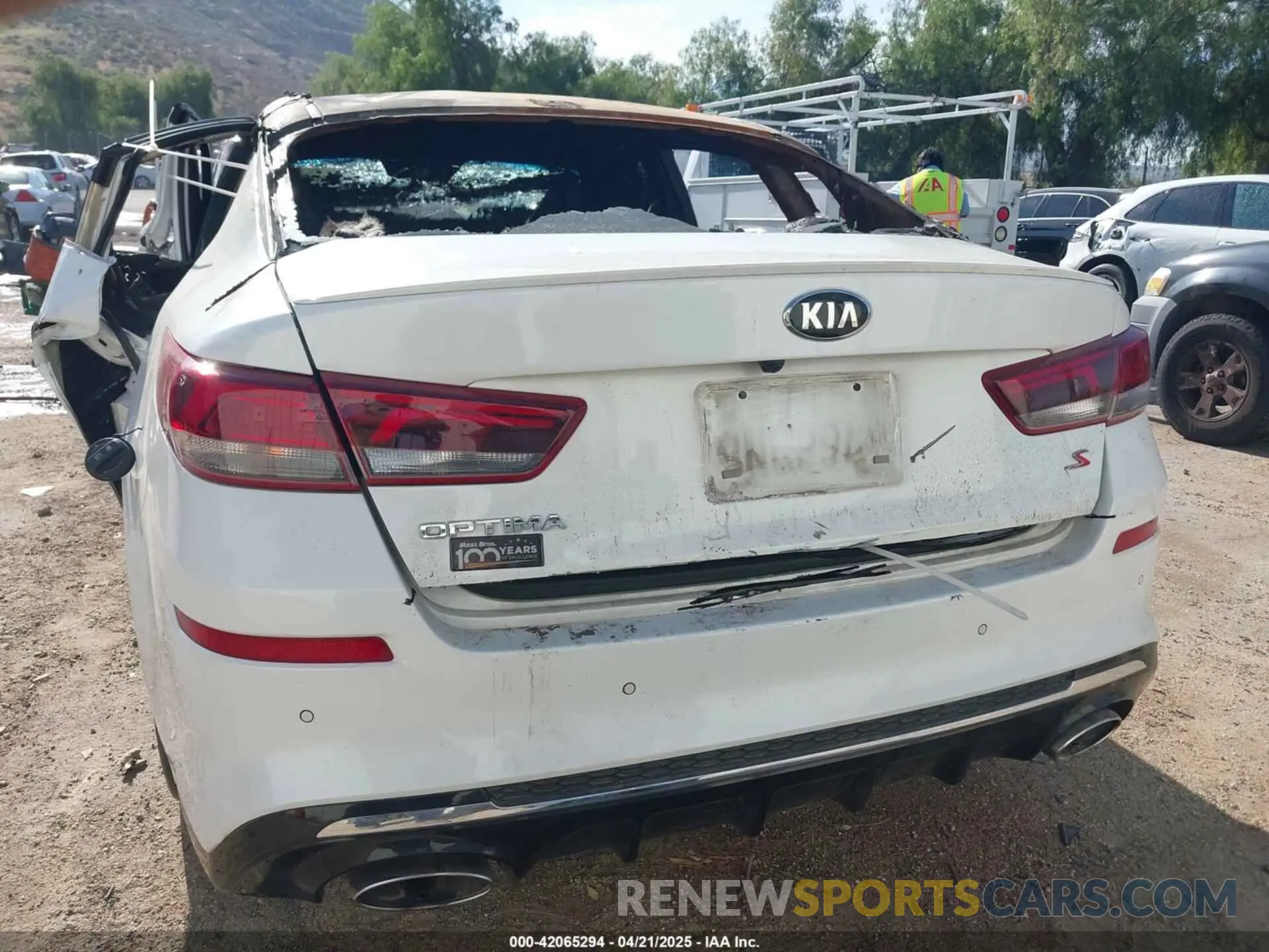 15 Photograph of a damaged car 5XXGT4L35LG417118 KIA OPTIMA 2020