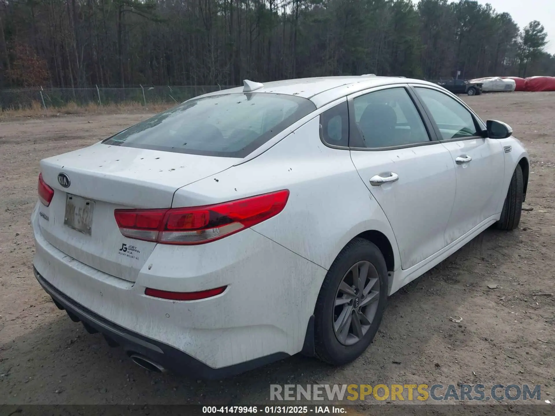 4 Photograph of a damaged car 5XXGT4L35LG420813 KIA OPTIMA 2020