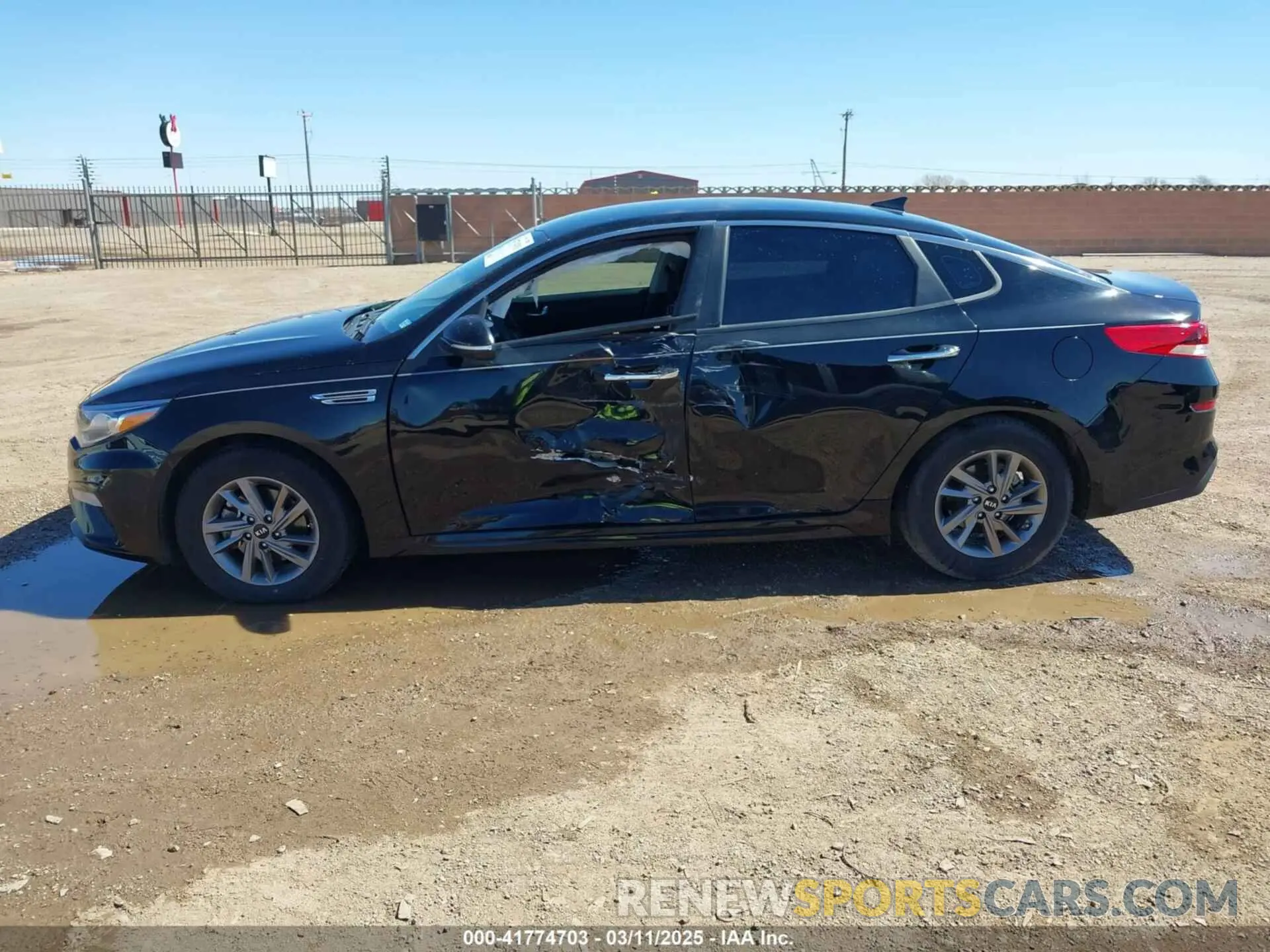 14 Photograph of a damaged car 5XXGT4L35LG421489 KIA OPTIMA 2020
